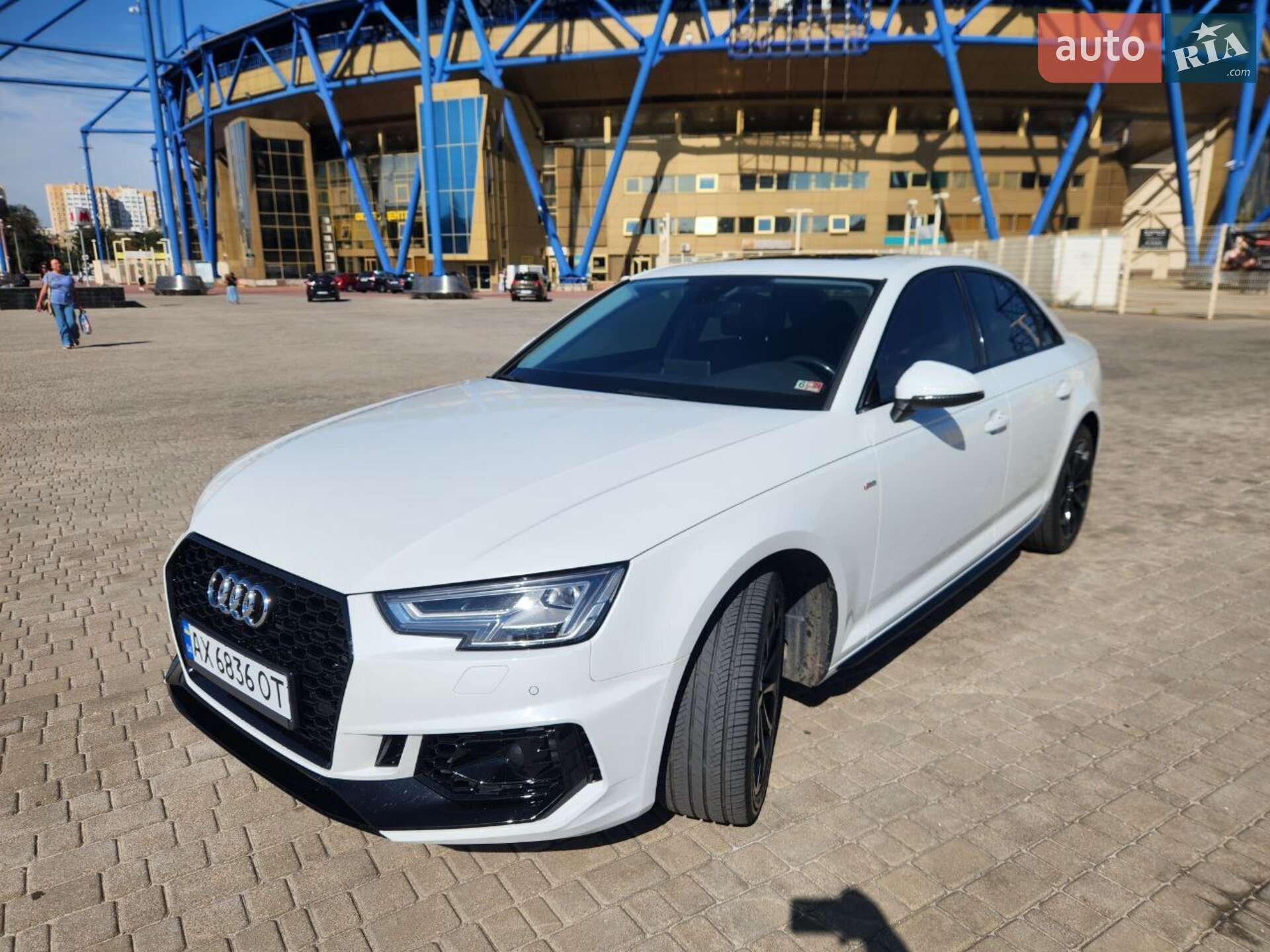 Audi A4 2018 VIN WAUENAF47KA036463 фото оголошення 3 з 43