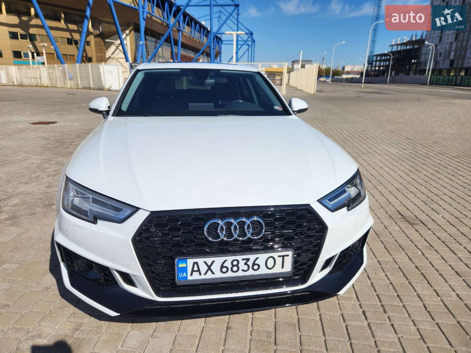 Audi A4 2018 VIN WAUENAF47KA036463 фото оголошення 4 з 43