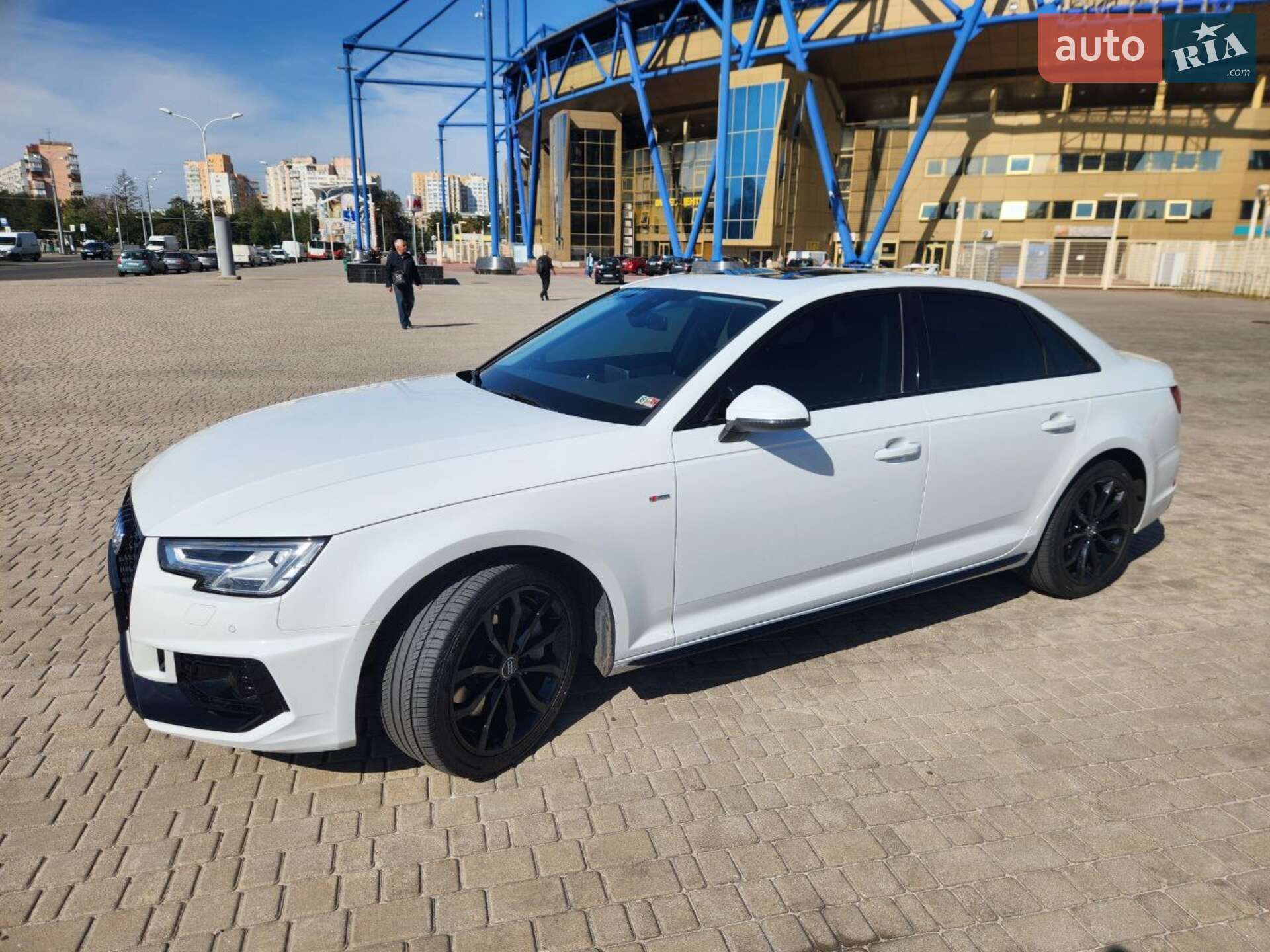 Audi A4 2018 VIN WAUENAF47KA036463 фото оголошення 12 з 43