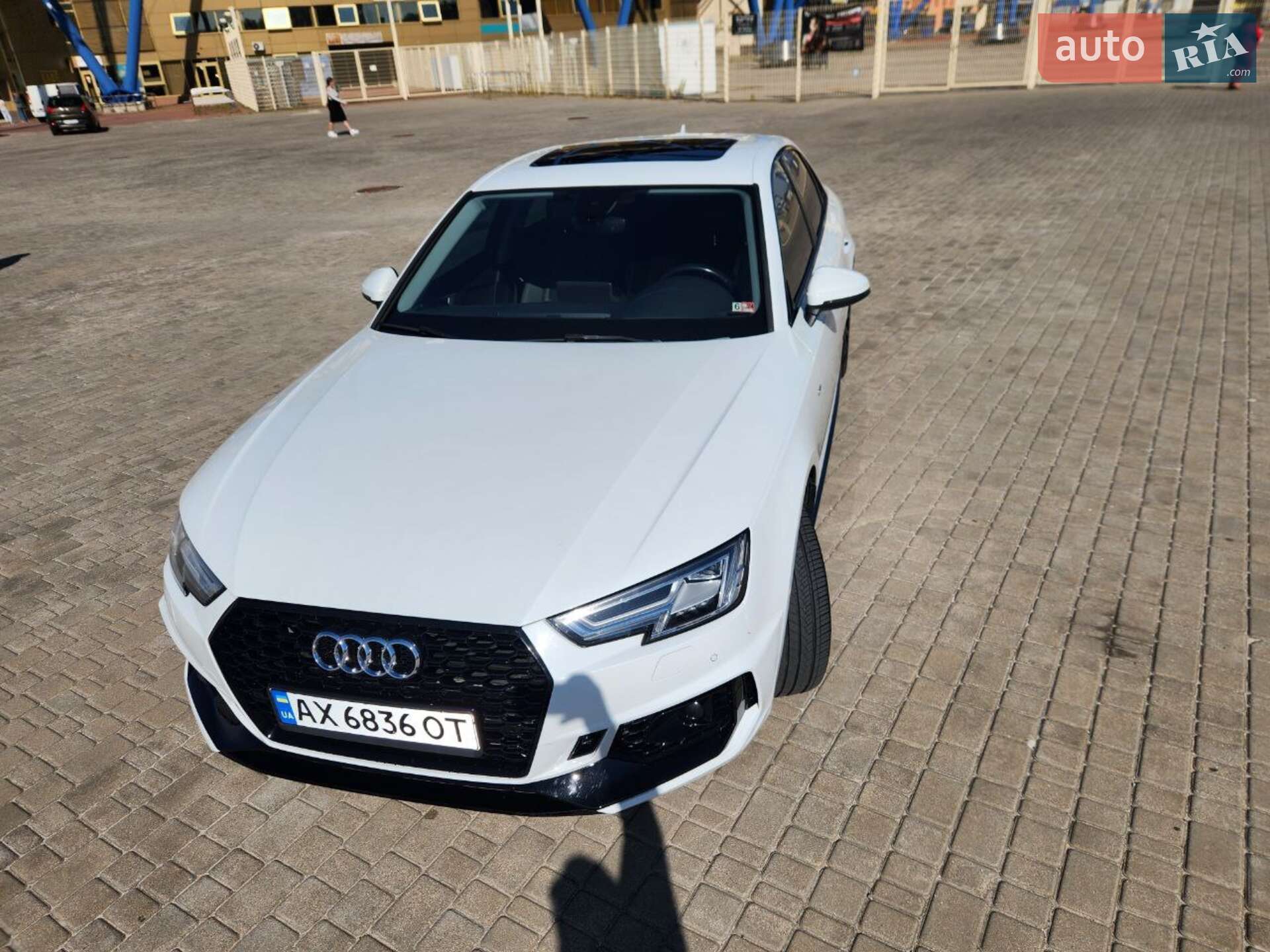 Audi A4 2018 VIN WAUENAF47KA036463 фото оголошення 13 з 43