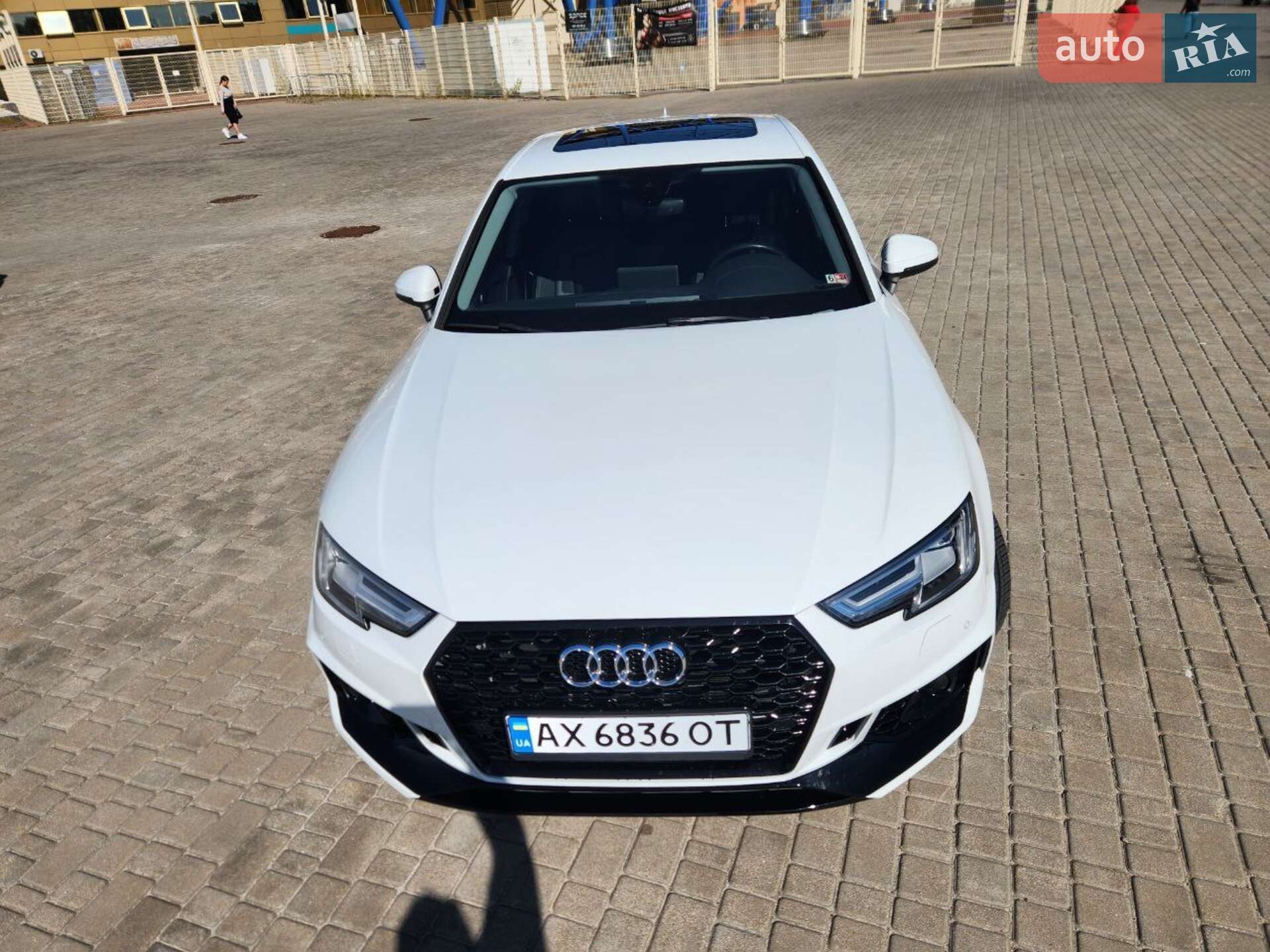 Audi A4 2018 VIN WAUENAF47KA036463 фото оголошення 14 з 43
