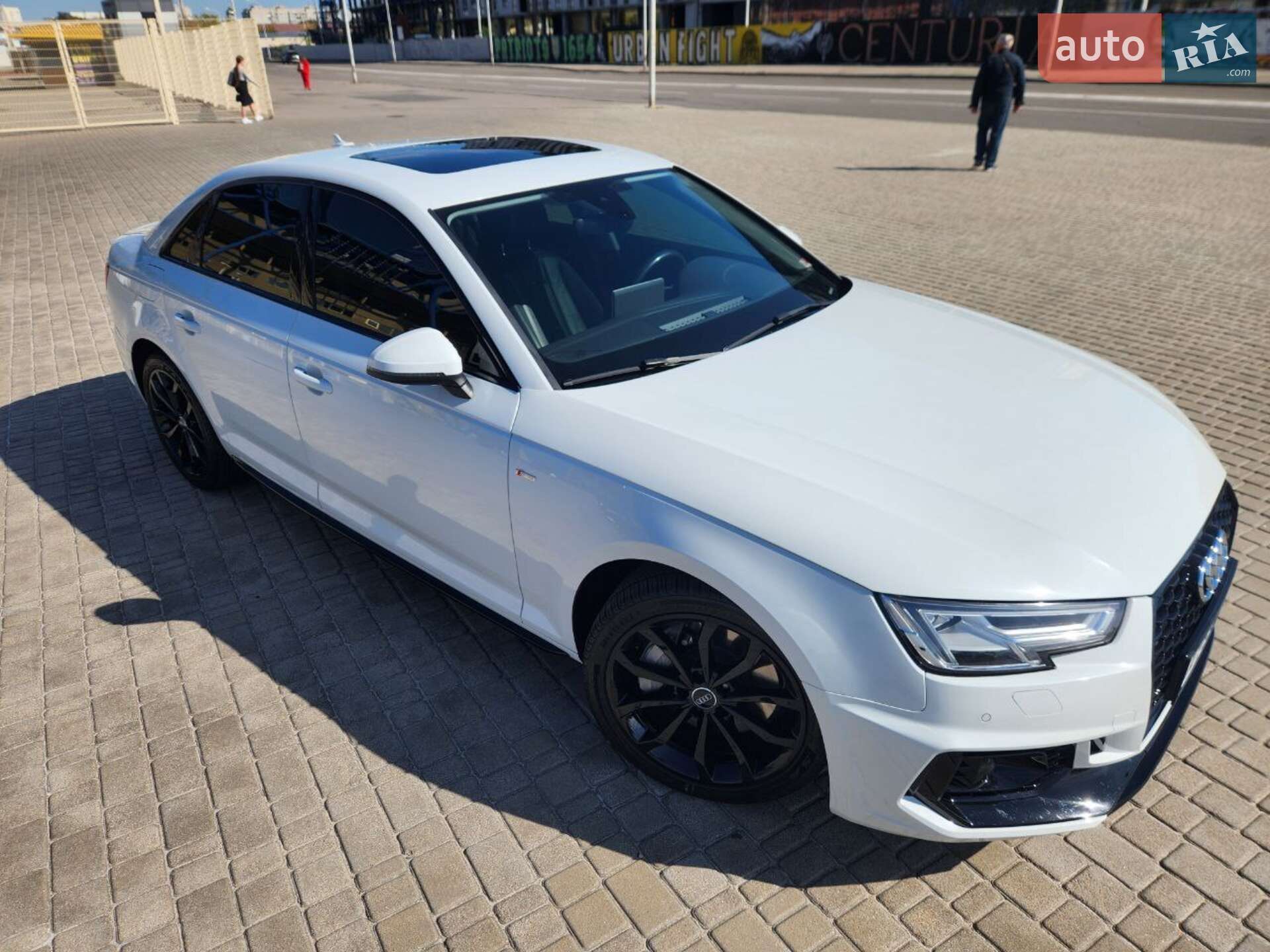 Audi A4 2018 VIN WAUENAF47KA036463 фото оголошення 17 з 43