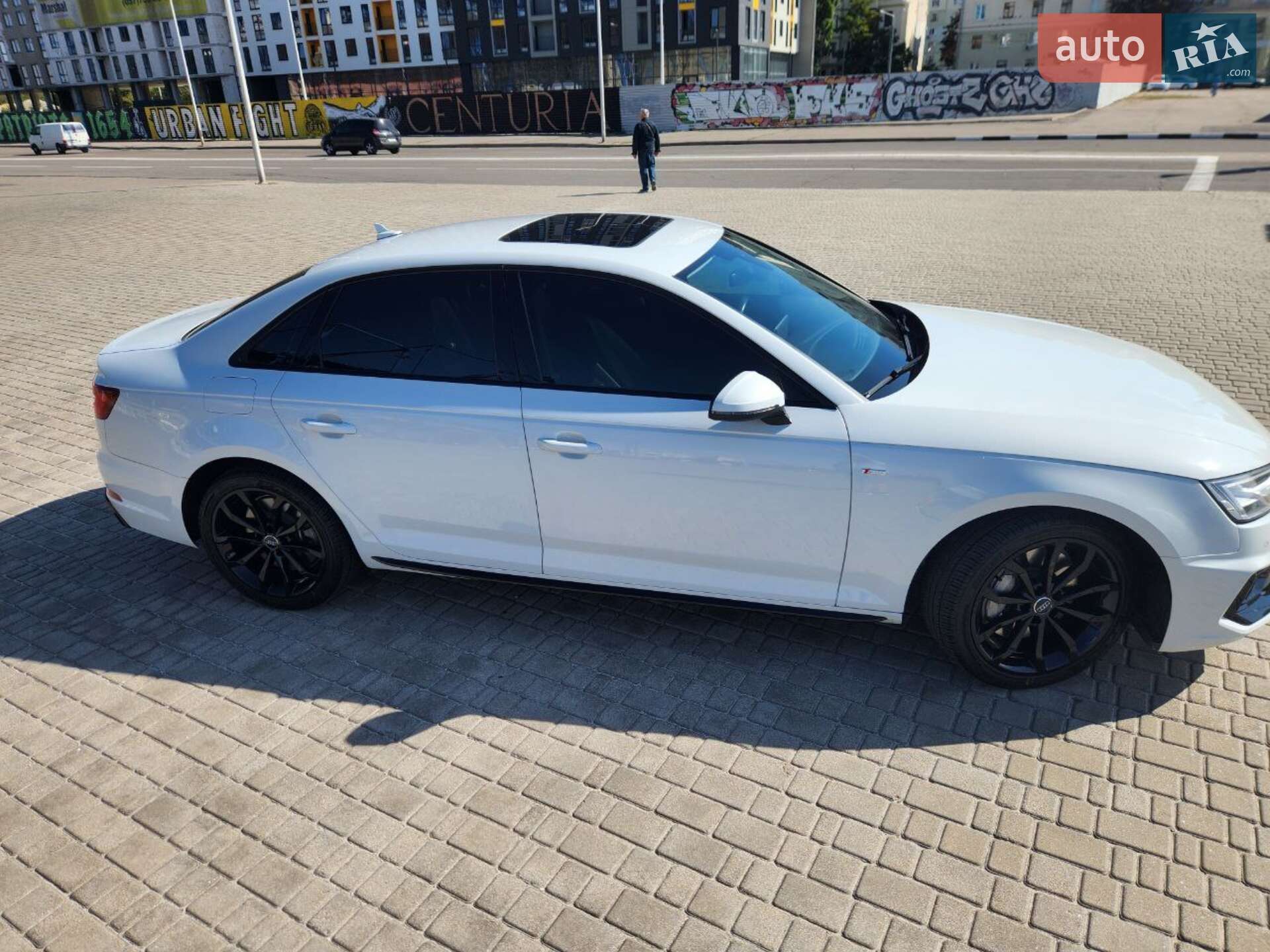 Audi A4 2018 VIN WAUENAF47KA036463 фото оголошення 18 з 43