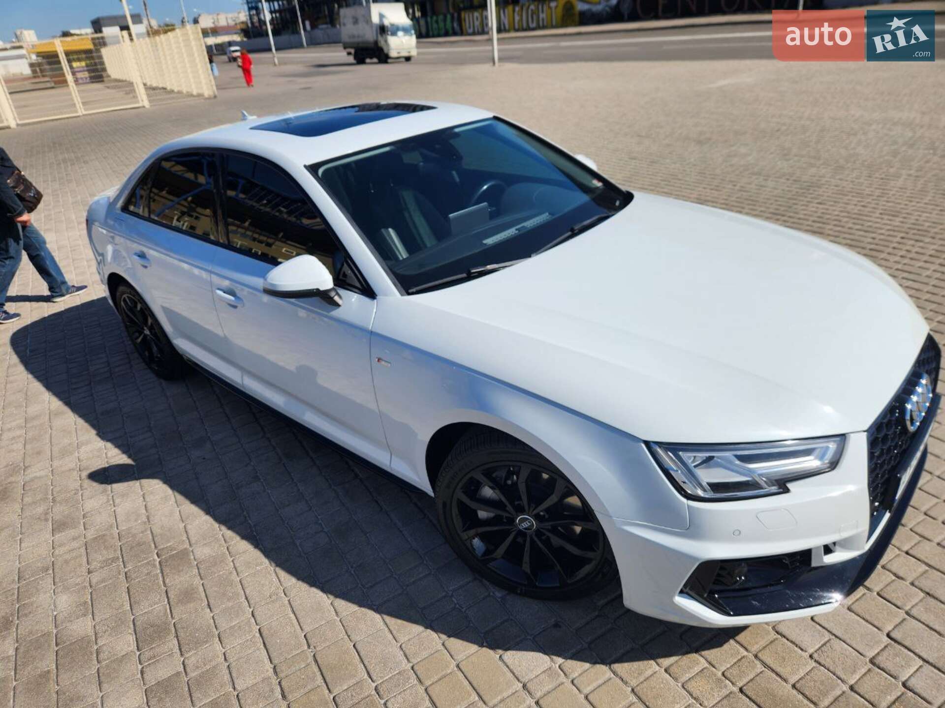Audi A4 2018 VIN WAUENAF47KA036463 фото оголошення 20 з 43