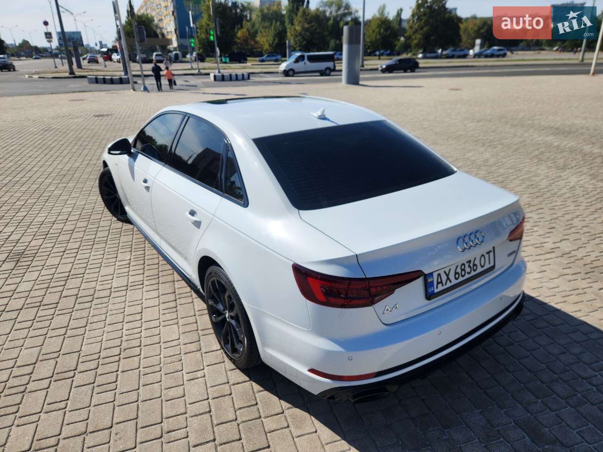 Audi A4 2018 VIN WAUENAF47KA036463 фото оголошення 22 з 43