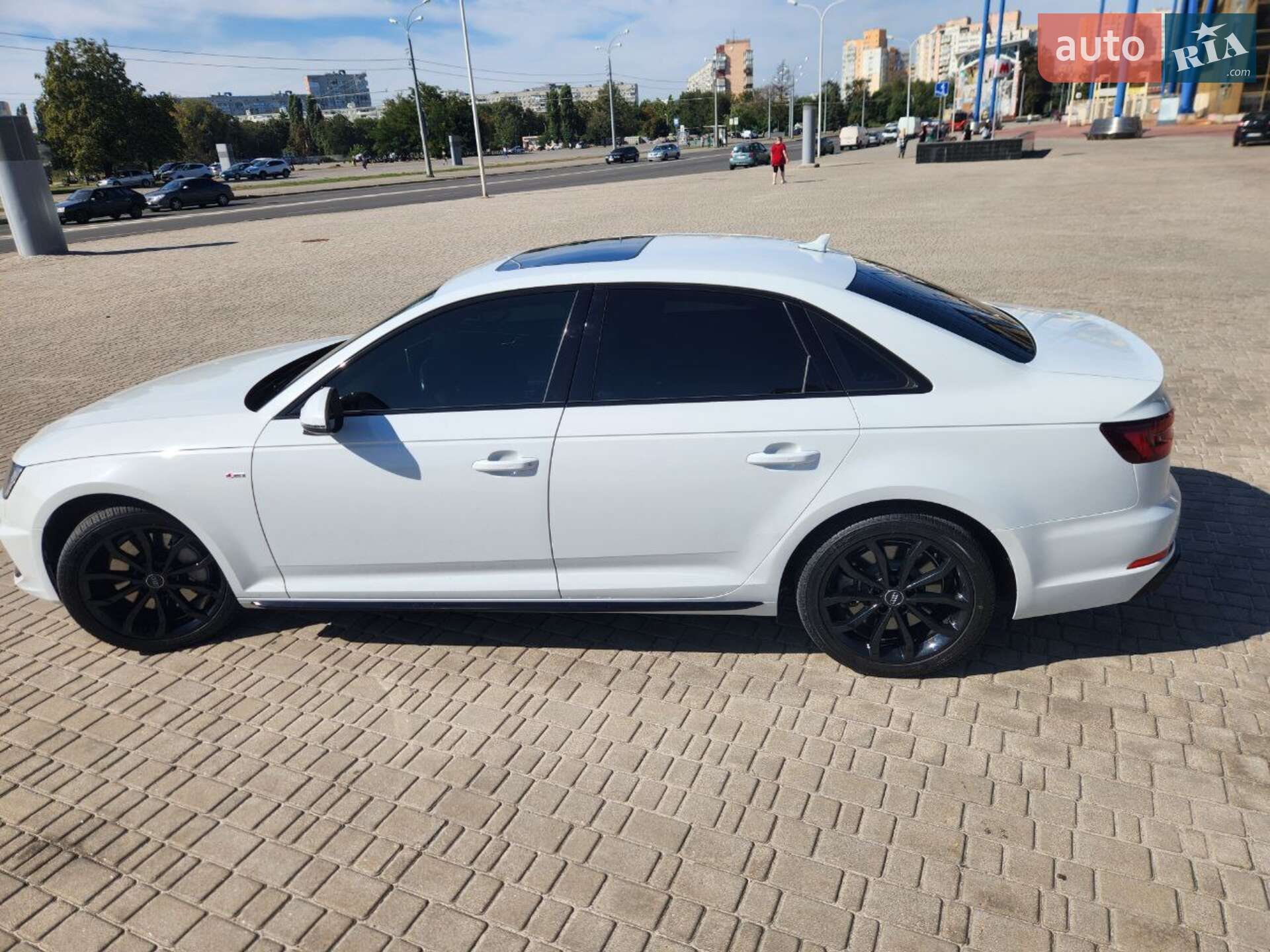 Audi A4 2018 VIN WAUENAF47KA036463 фото оголошення 24 з 43