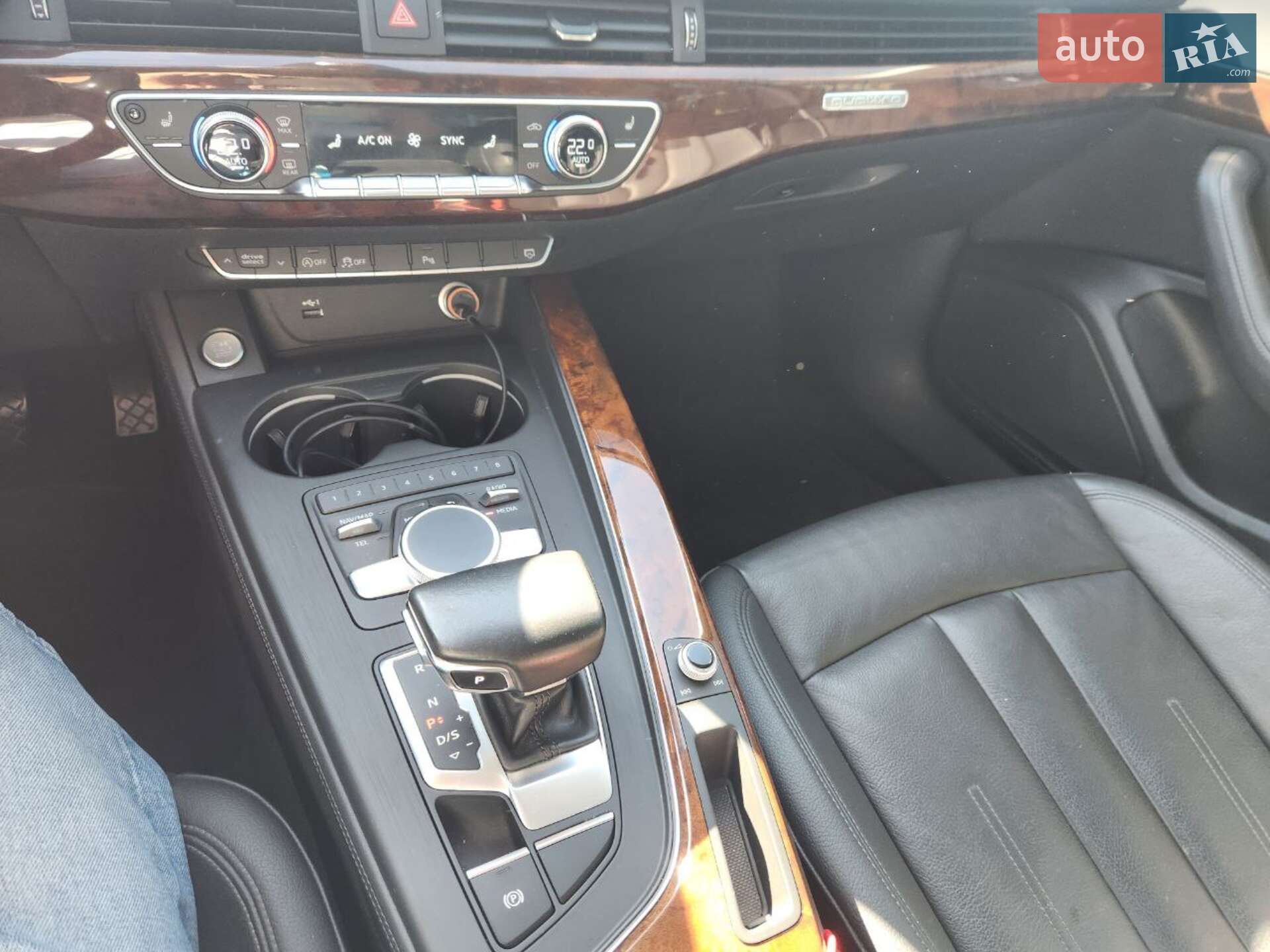Audi A4 2018 VIN WAUENAF47KA036463 фото оголошення 30 з 43
