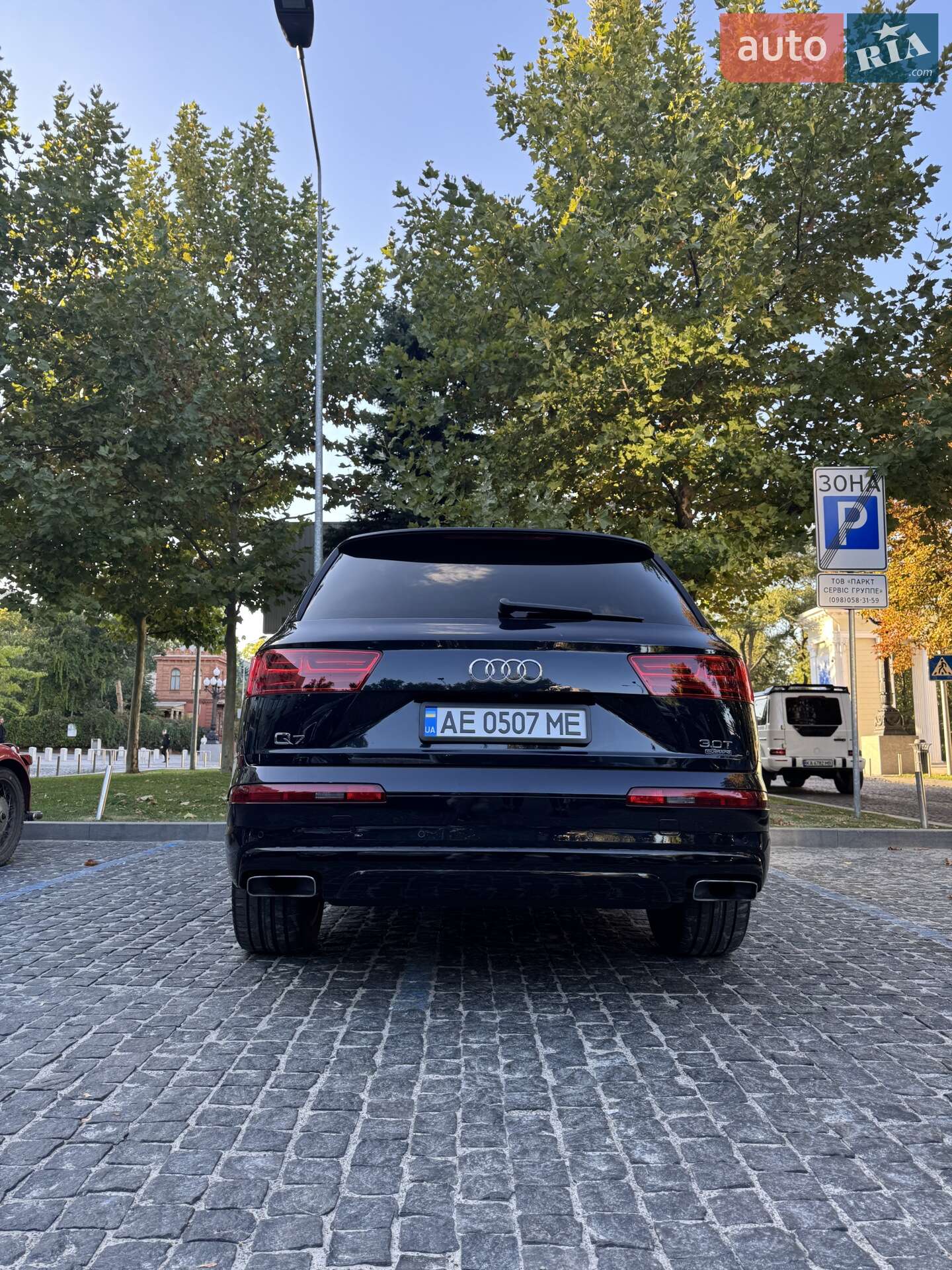 Audi Q7 2016 VIN WA1LAAF72HD022892 фото оголошення 11 з 47