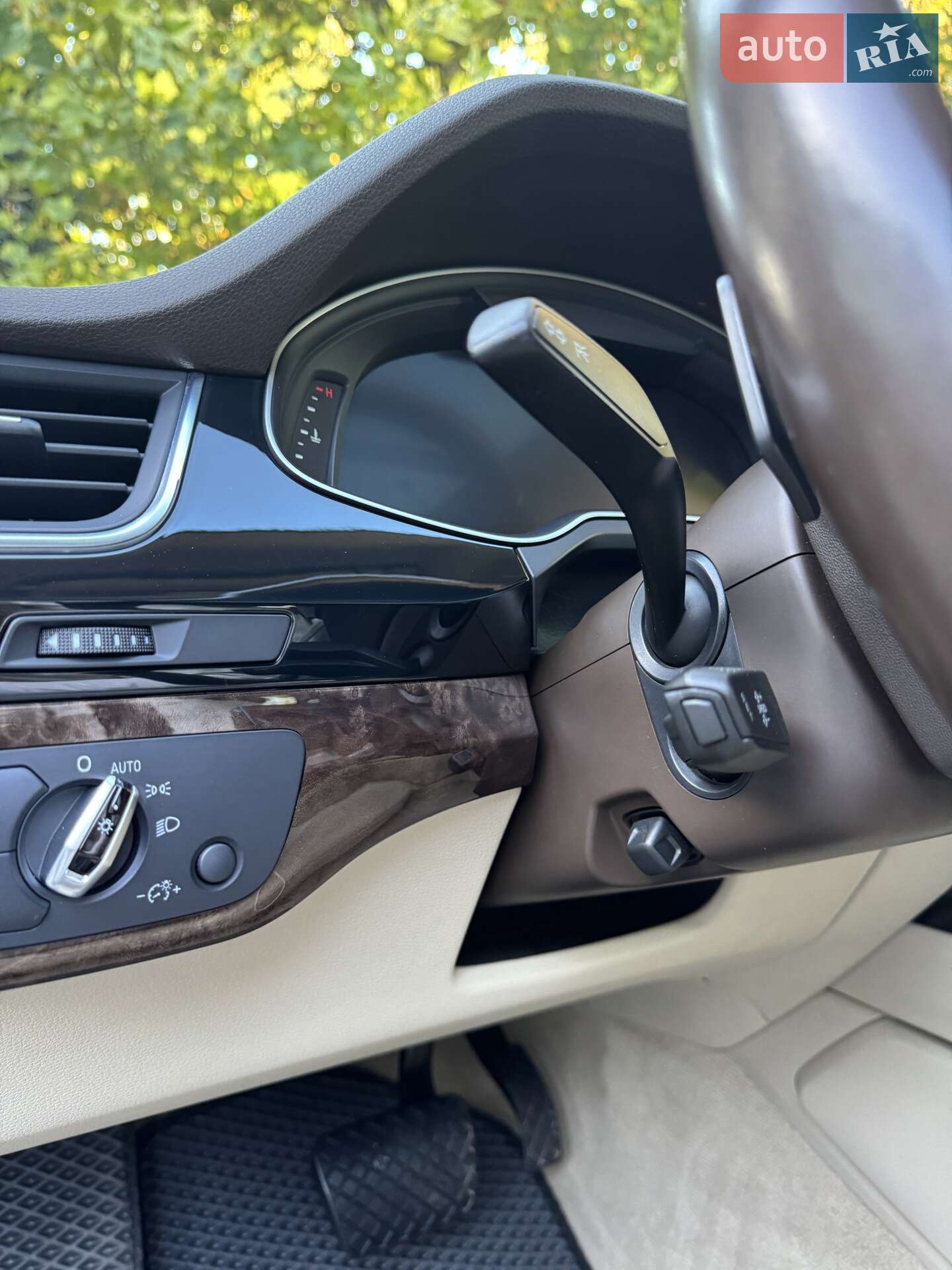 Audi Q7 2016 VIN WA1LAAF72HD022892 фото оголошення 21 з 47