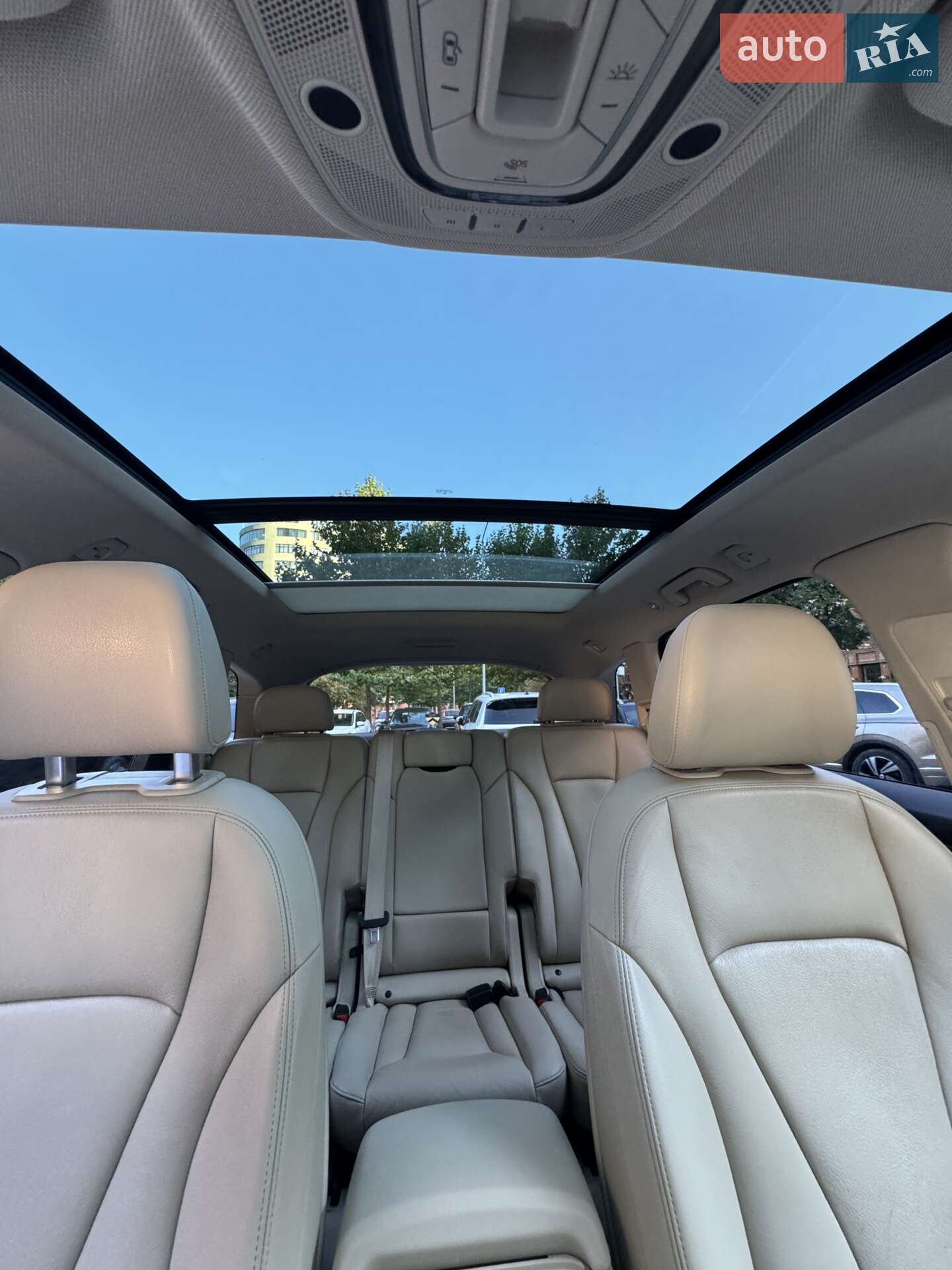 Audi Q7 2016 VIN WA1LAAF72HD022892 фото оголошення 33 з 47