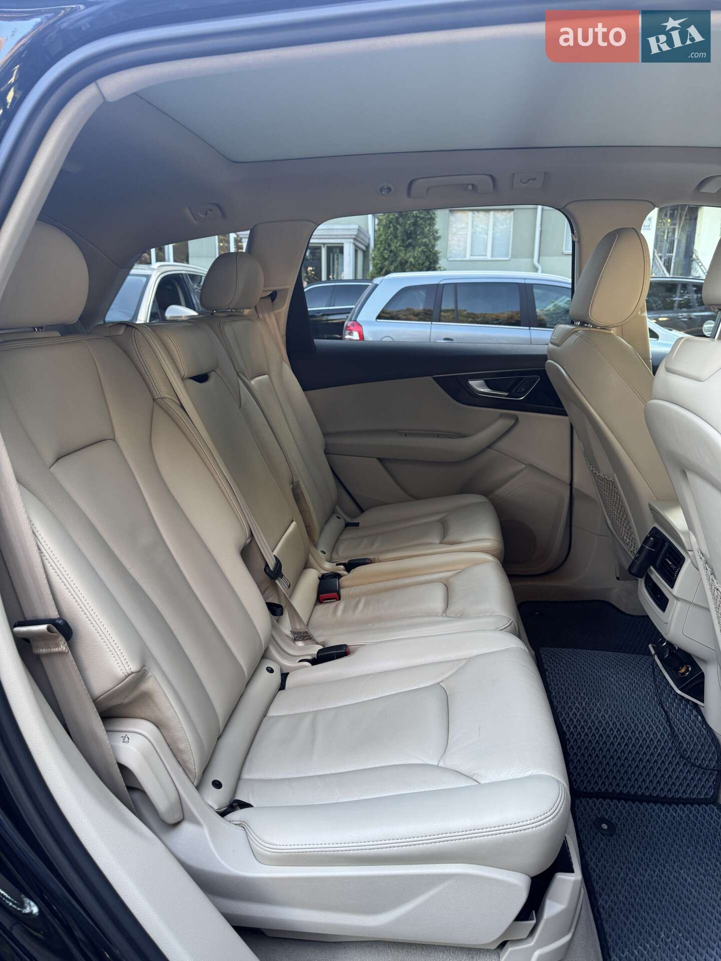 Audi Q7 2016 VIN WA1LAAF72HD022892 фото оголошення 34 з 47