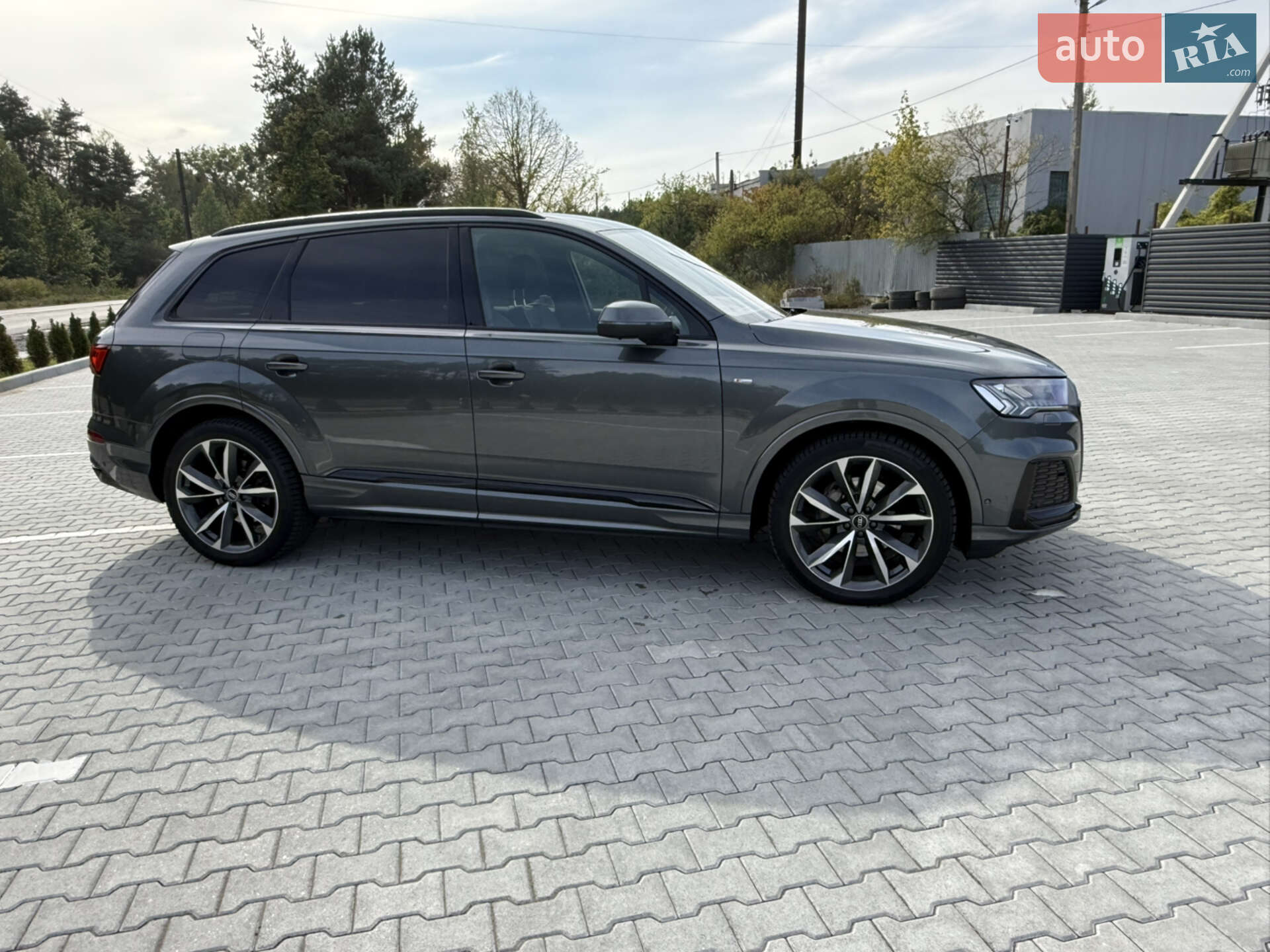 Audi Q7 2021 VIN WAUZZZ4M6ND009409 фото оголошення 11 з 61