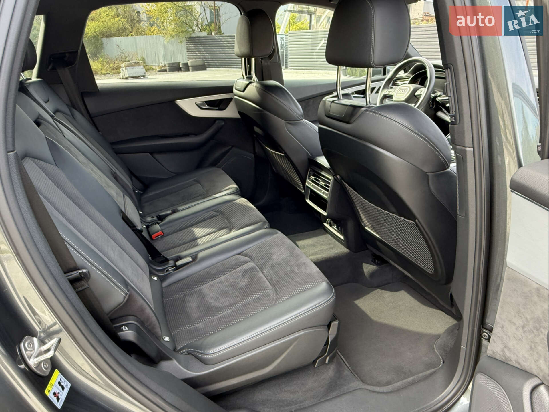Audi Q7 2021 VIN WAUZZZ4M6ND009409 фото оголошення 37 з 61