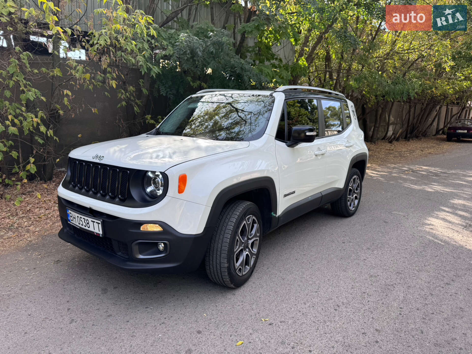 Jeep Renegade 2017 VIN ZACCJBDB0HPF10257 фото оголошення 4 з 13