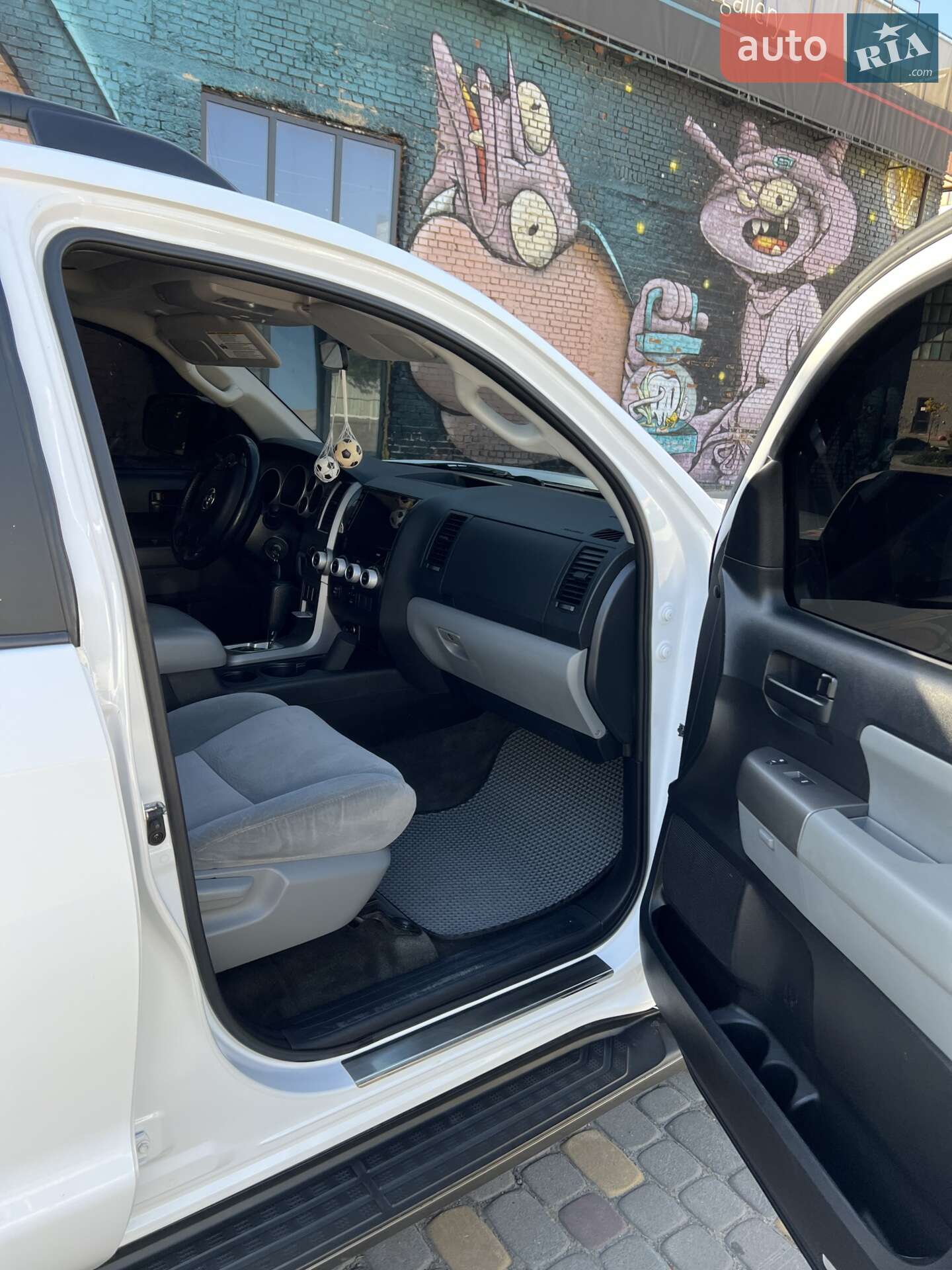 Toyota Sequoia 2013 VIN 5TDBW5G15DS076951 фото оголошення 17 з 24