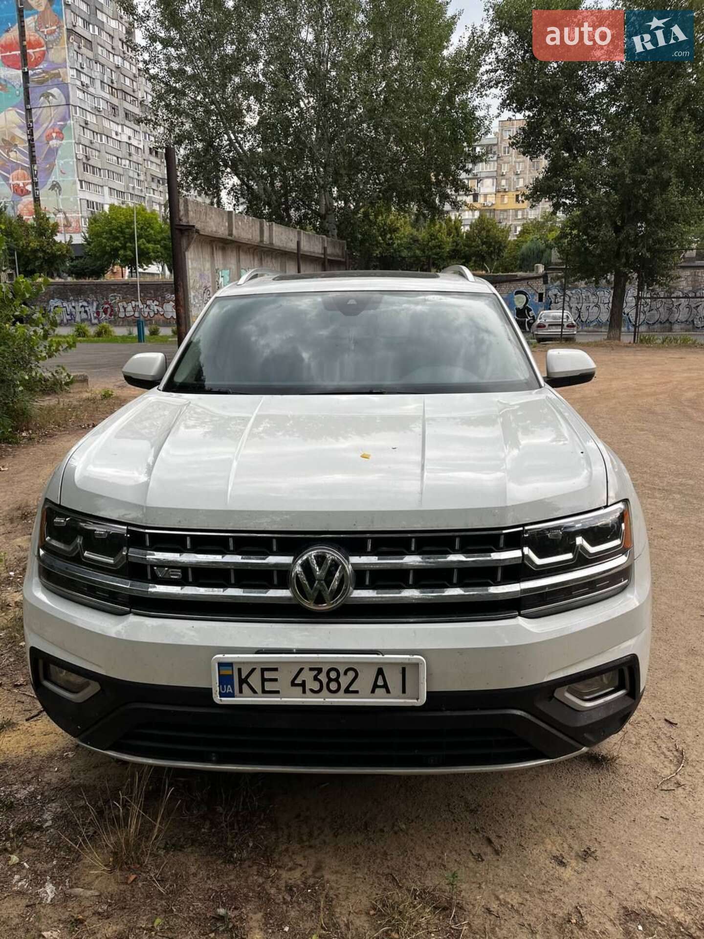 Volkswagen Atlas 2017 VIN 1V2MR2CA4JC528811 фото оголошення 2 з 11