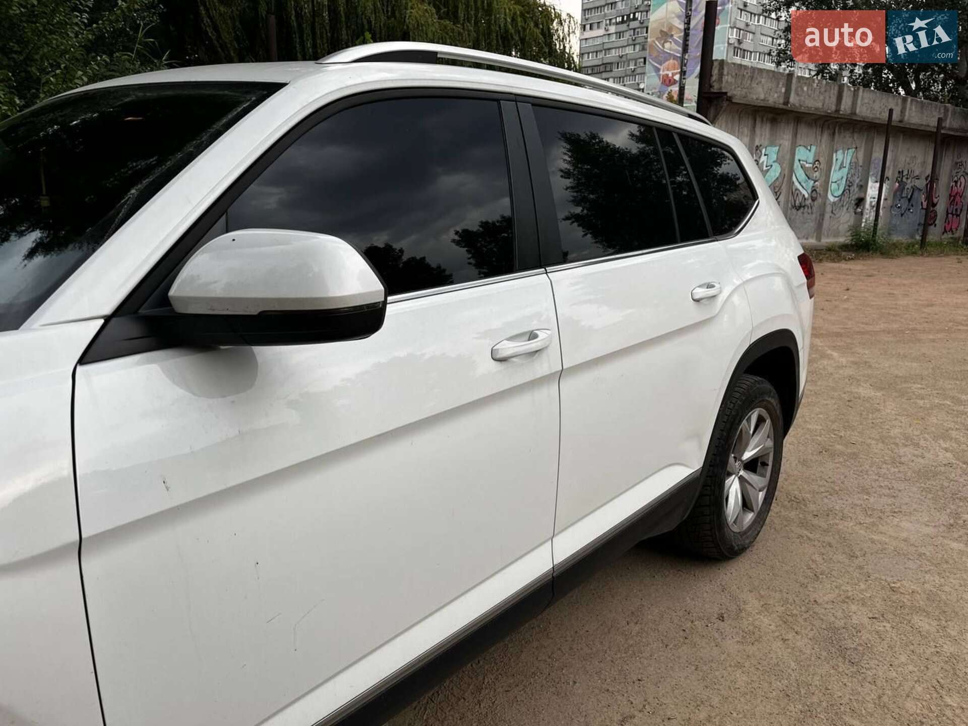 Volkswagen Atlas 2017 VIN 1V2MR2CA4JC528811 фото оголошення 4 з 11