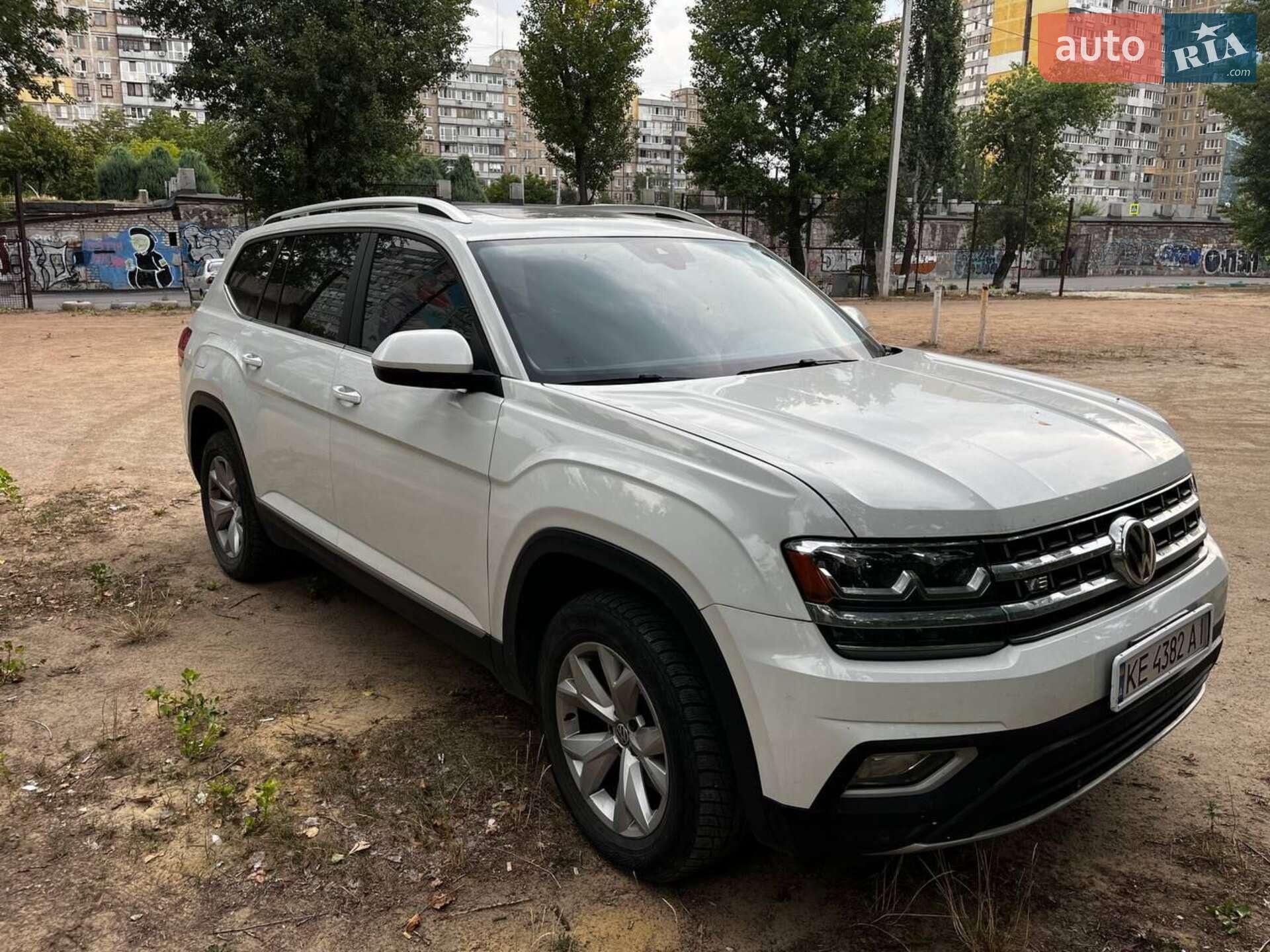 Volkswagen Atlas 2017 VIN 1V2MR2CA4JC528811 фото оголошення 5 з 11