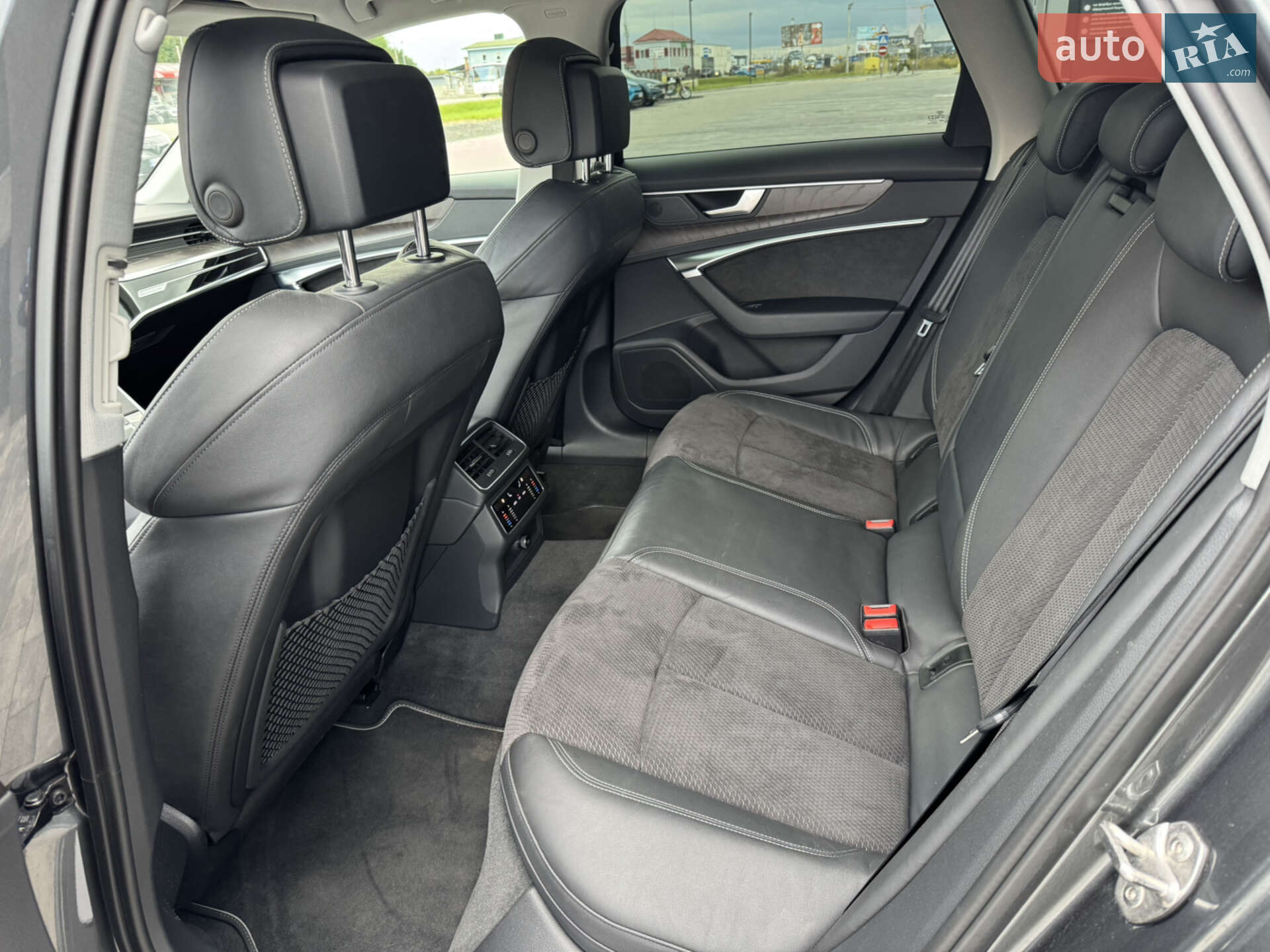 Audi S6 2019 VIN WAUZZZF23KN125765 фото оголошення 16 з 18