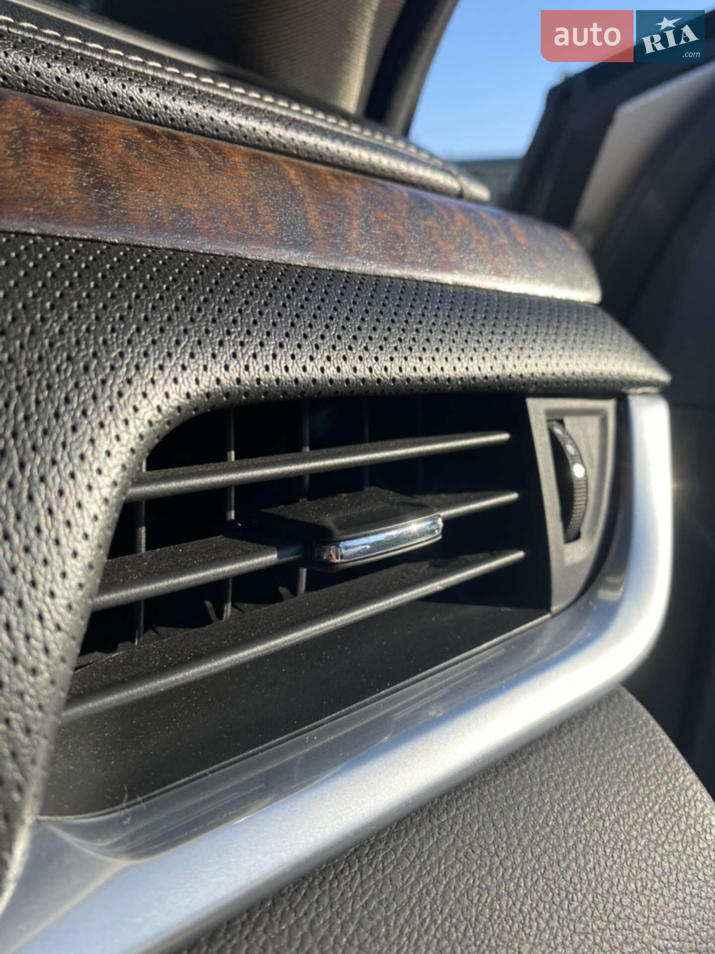 Cadillac XTS 2017 VIN 2G61N5S32J9136764 фото оголошення 28 з 35