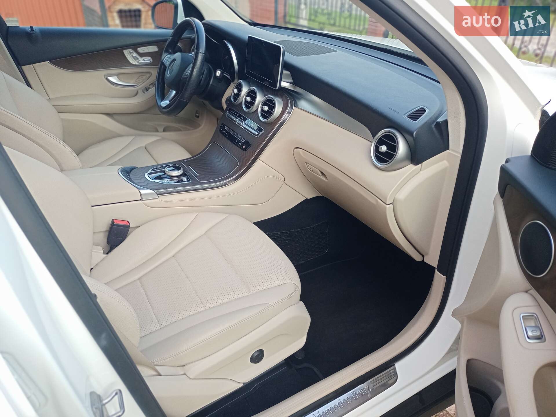 Mercedes-Benz GLC-Class 2018 VIN WDC0G4KB3KV134101 фото оголошення 16 з 23