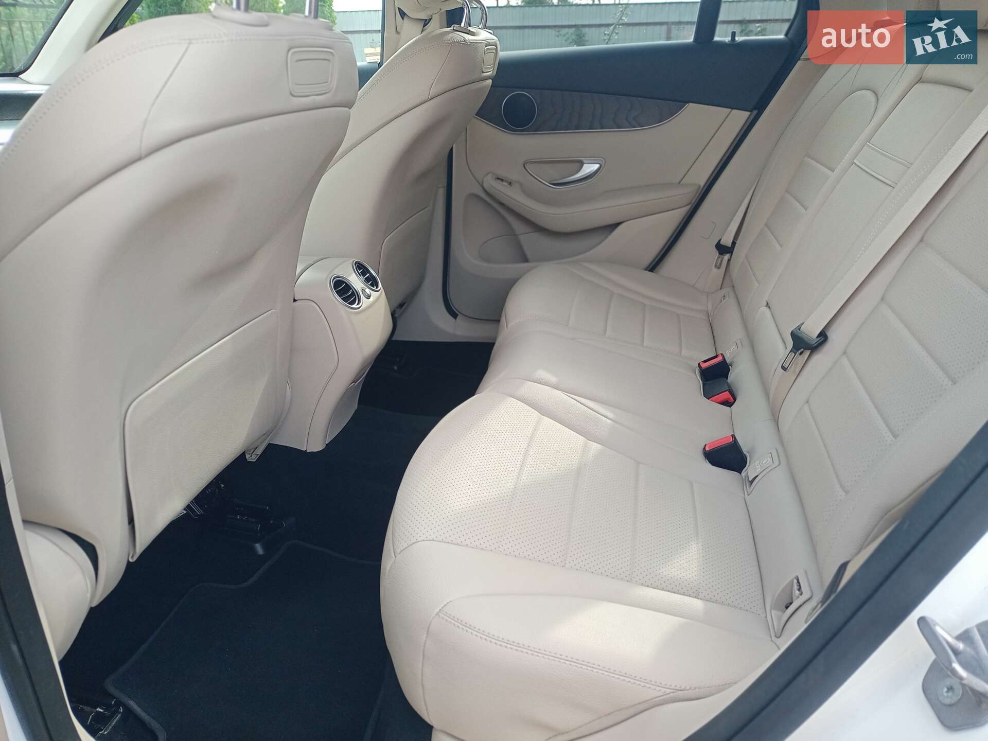 Mercedes-Benz GLC-Class 2018 VIN WDC0G4KB3KV134101 фото оголошення 17 з 23