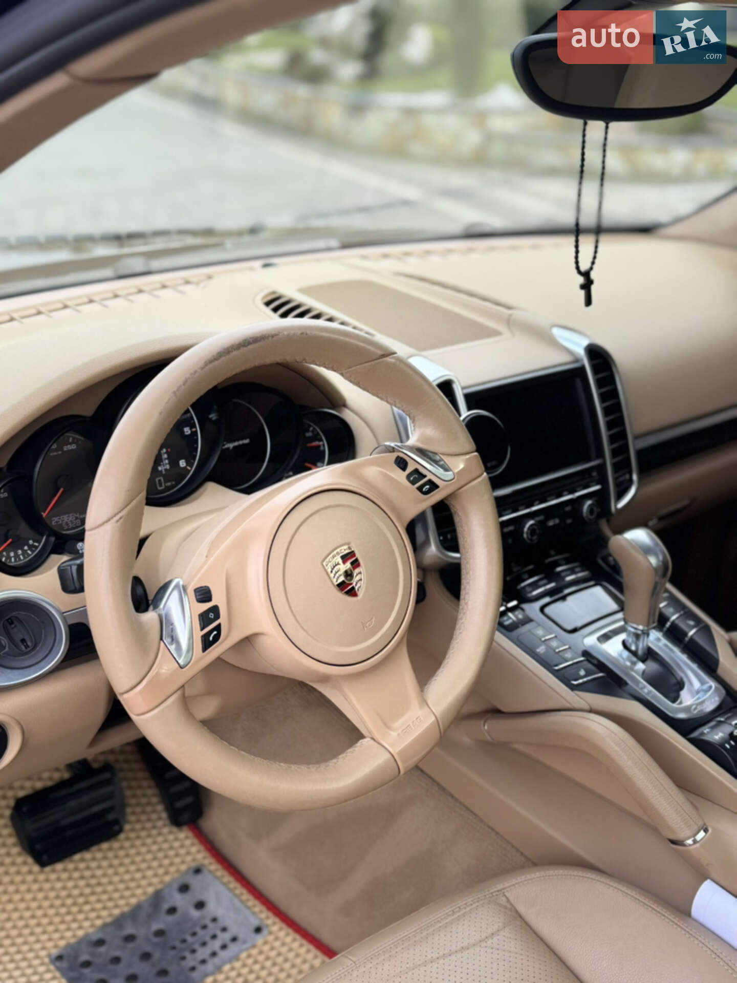 Porsche Cayenne 2011 VIN WP1ZZZ92ZCLA27812 фото оголошення 13 з 23
