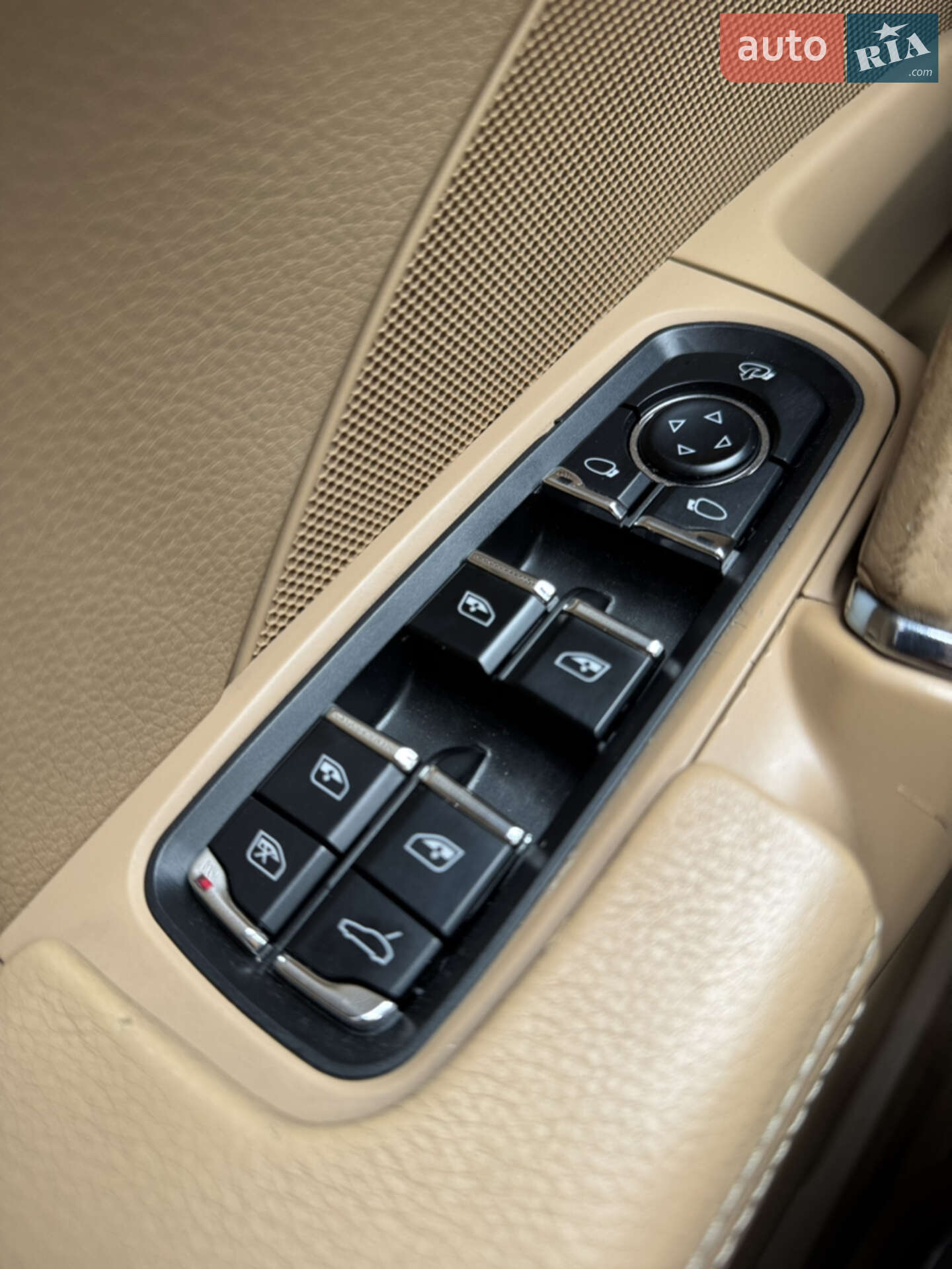 Porsche Cayenne 2011 VIN WP1ZZZ92ZCLA27812 фото оголошення 21 з 23