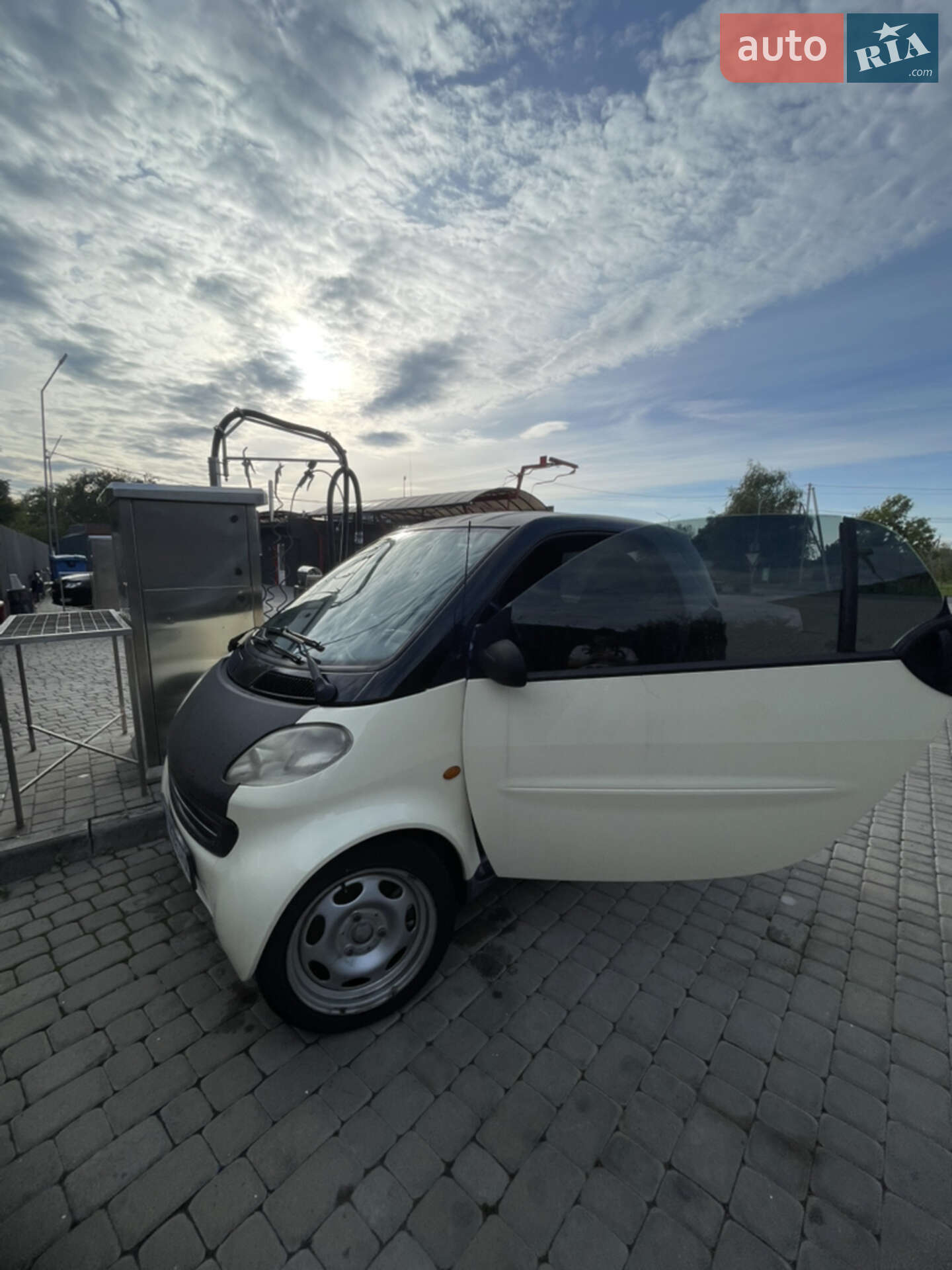 Smart Fortwo 2000 VIN WME01MC01YH021902 фото оголошення 2 з 11
