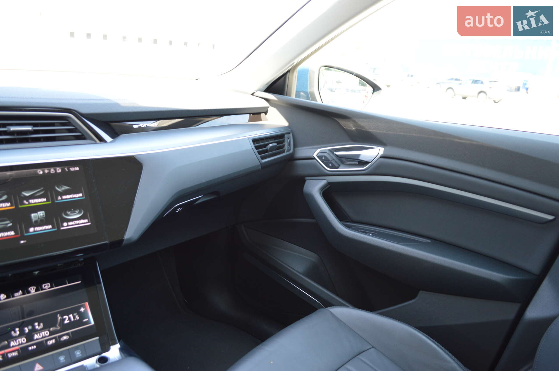 Audi e-tron 2020 VIN WAUZZZGE3LB021336 фото оголошення 5 з 52