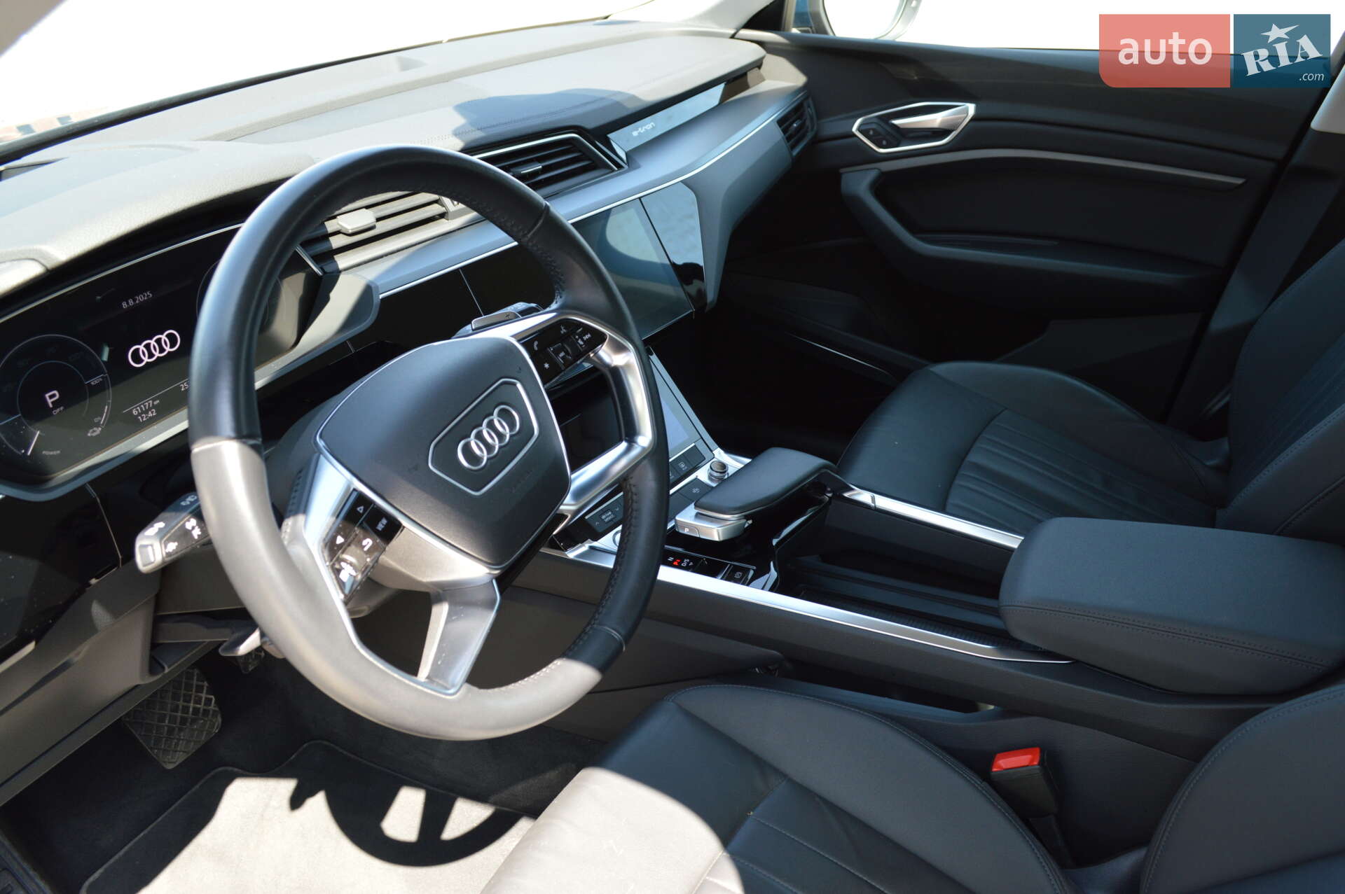 Audi e-tron 2020 VIN WAUZZZGE3LB021336 фото оголошення 21 з 52