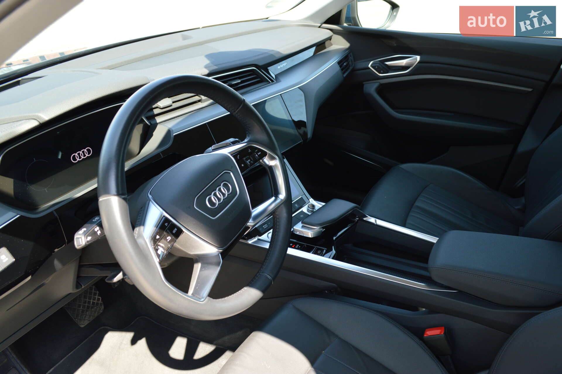 Audi e-tron 2020 VIN WAUZZZGE3LB021336 фото оголошення 22 з 52