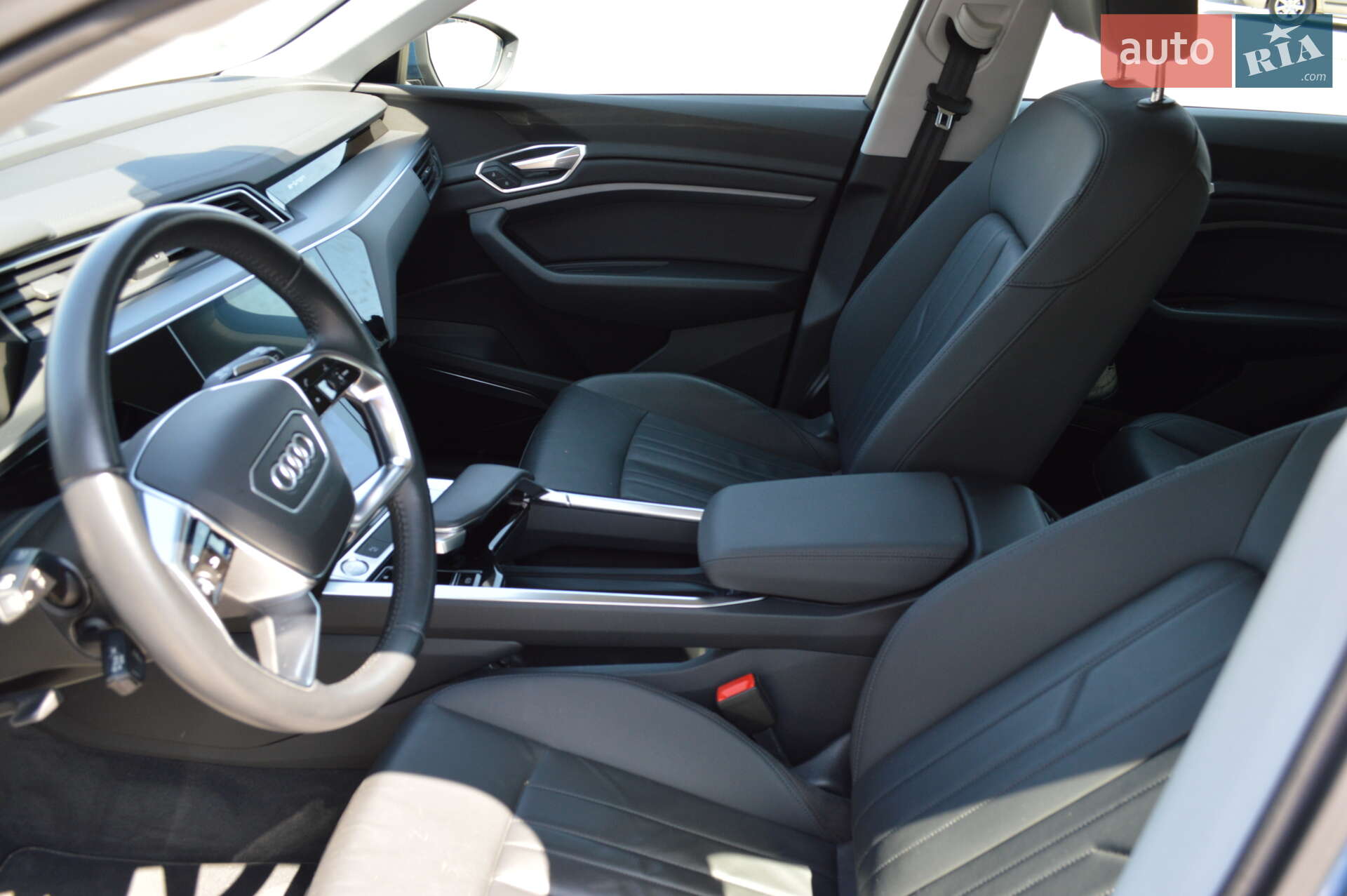 Audi e-tron 2020 VIN WAUZZZGE3LB021336 фото оголошення 26 з 52