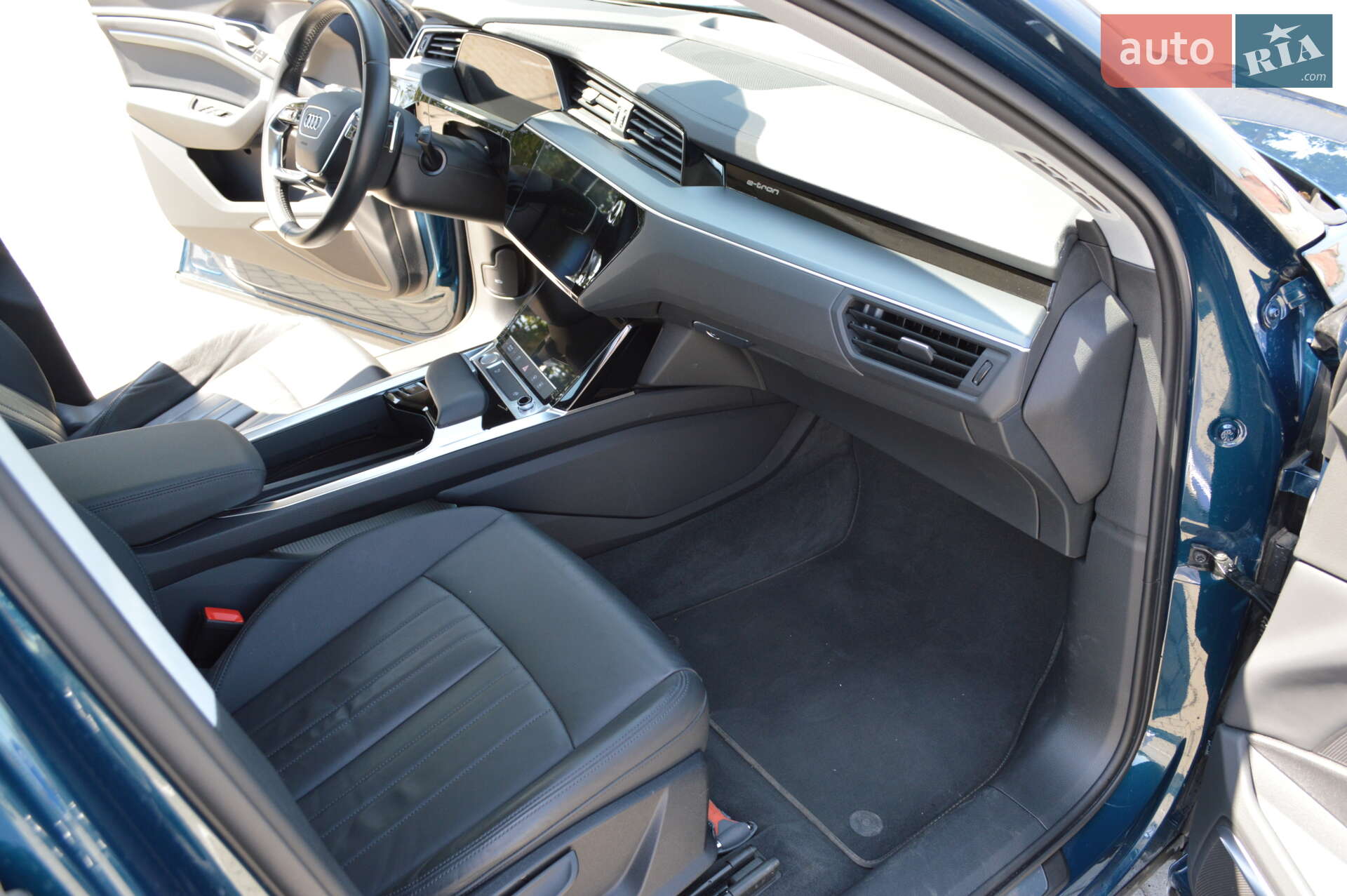 Audi e-tron 2020 VIN WAUZZZGE3LB021336 фото оголошення 31 з 52