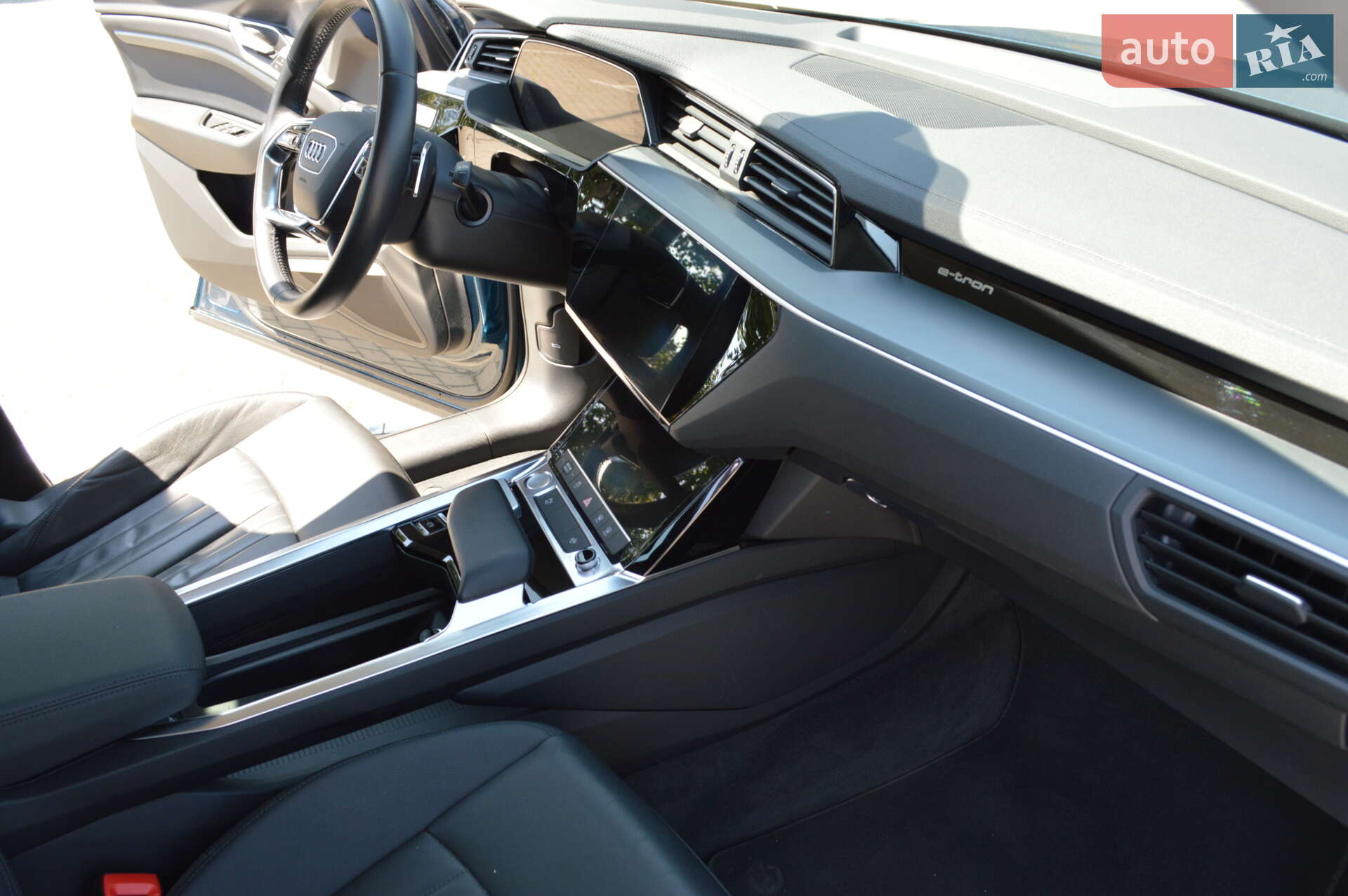 Audi e-tron 2020 VIN WAUZZZGE3LB021336 фото оголошення 33 з 52