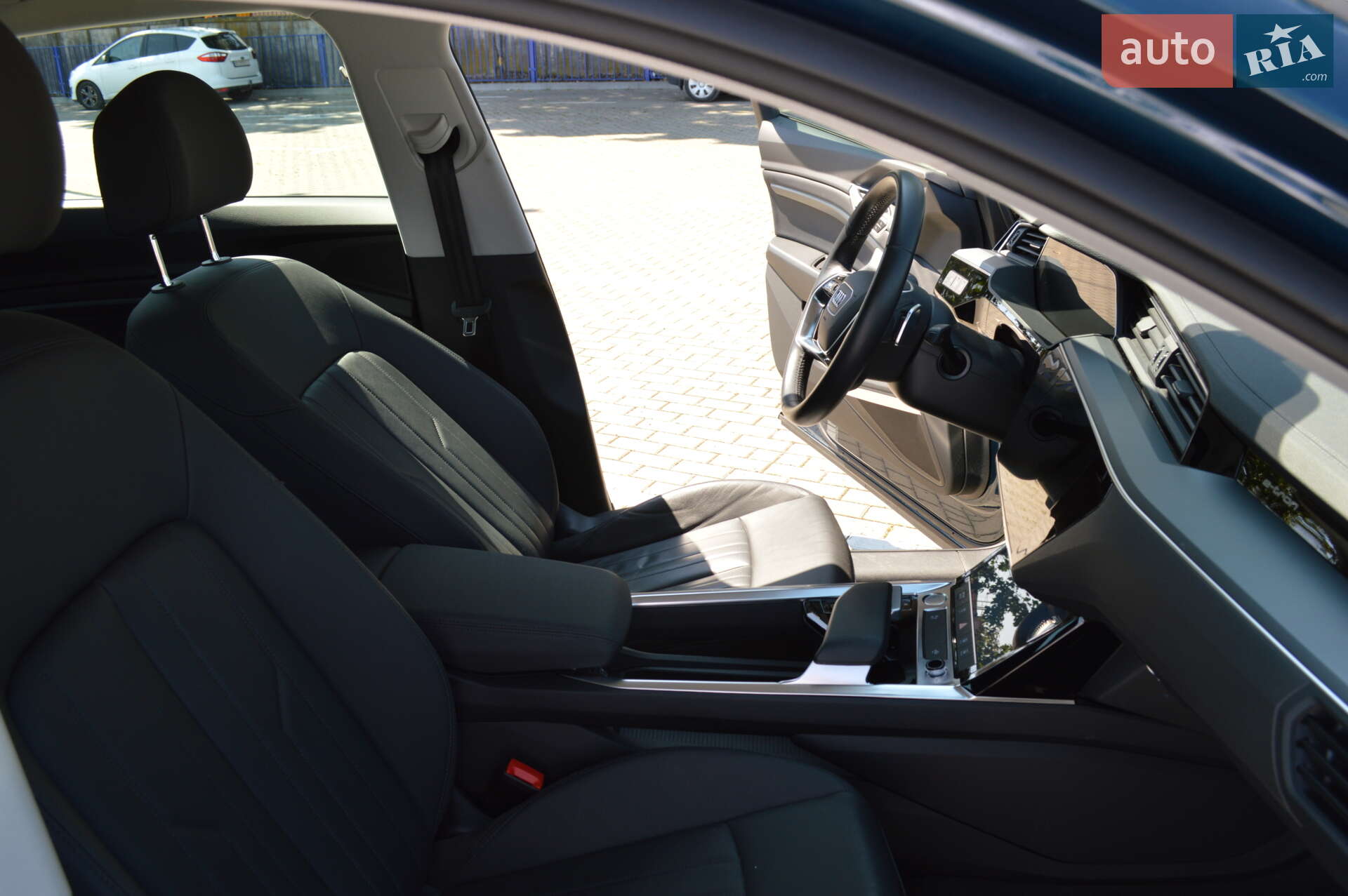 Audi e-tron 2020 VIN WAUZZZGE3LB021336 фото оголошення 34 з 52