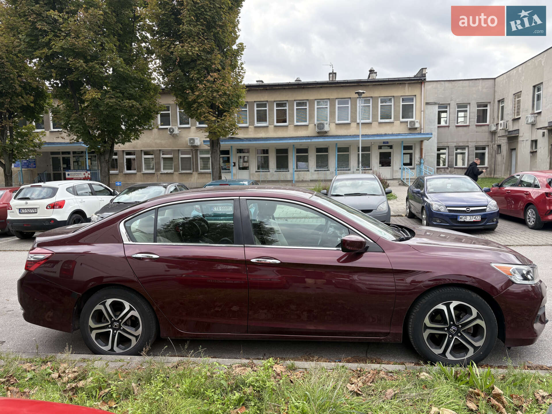 Honda Accord 2017 VIN 1HGCR2F39HA175242 фото оголошення 5 з 11