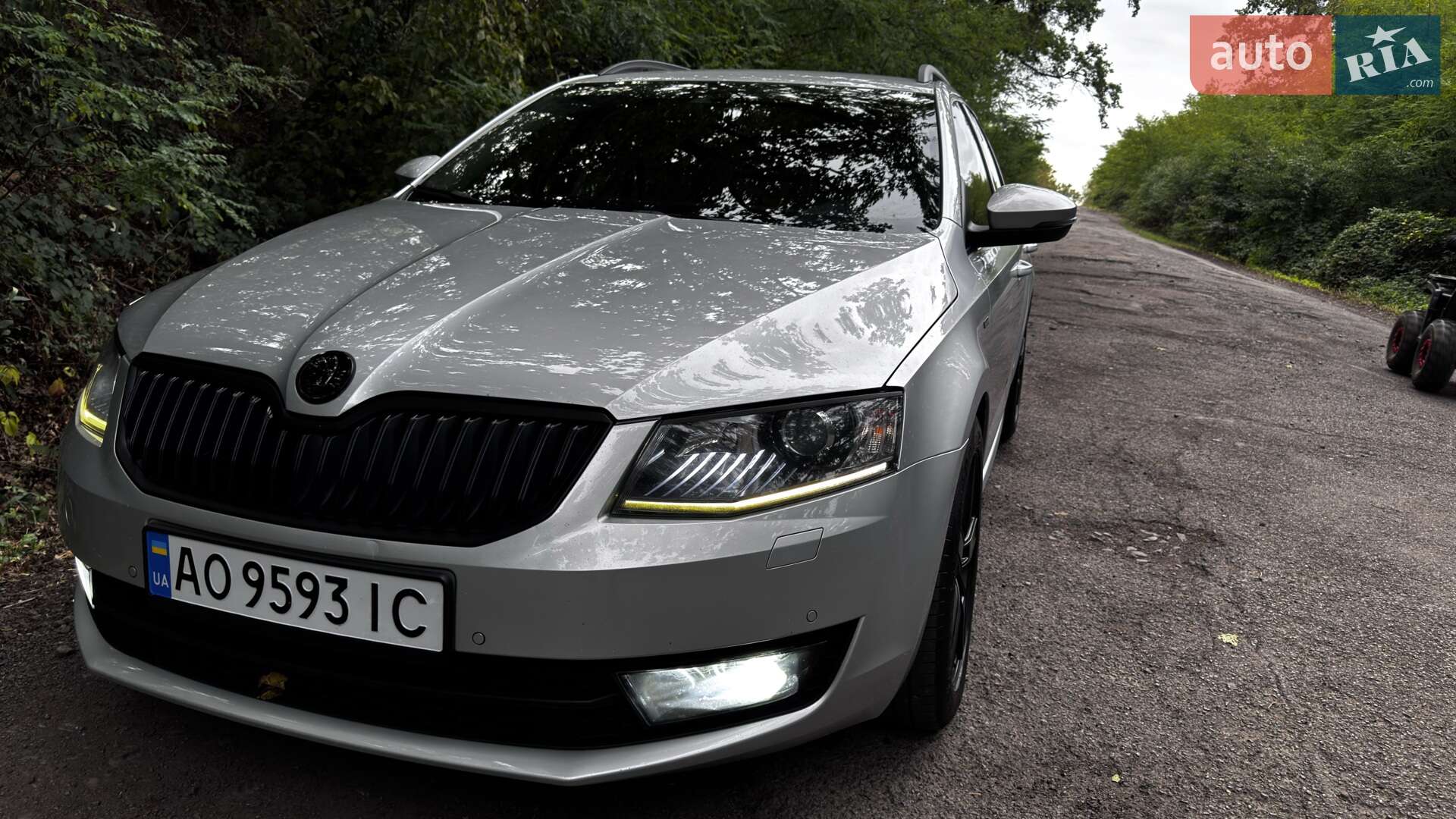Skoda Octavia 2016 VIN TMBJJ7NE9H0080697 фото оголошення 2 з 30