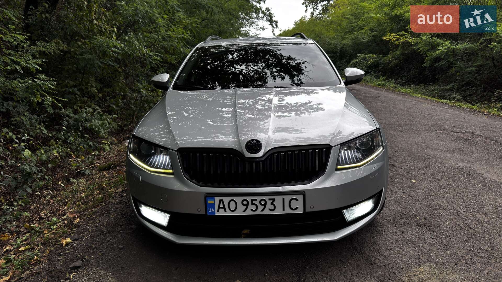 Skoda Octavia 2016 VIN TMBJJ7NE9H0080697 фото оголошення 3 з 30
