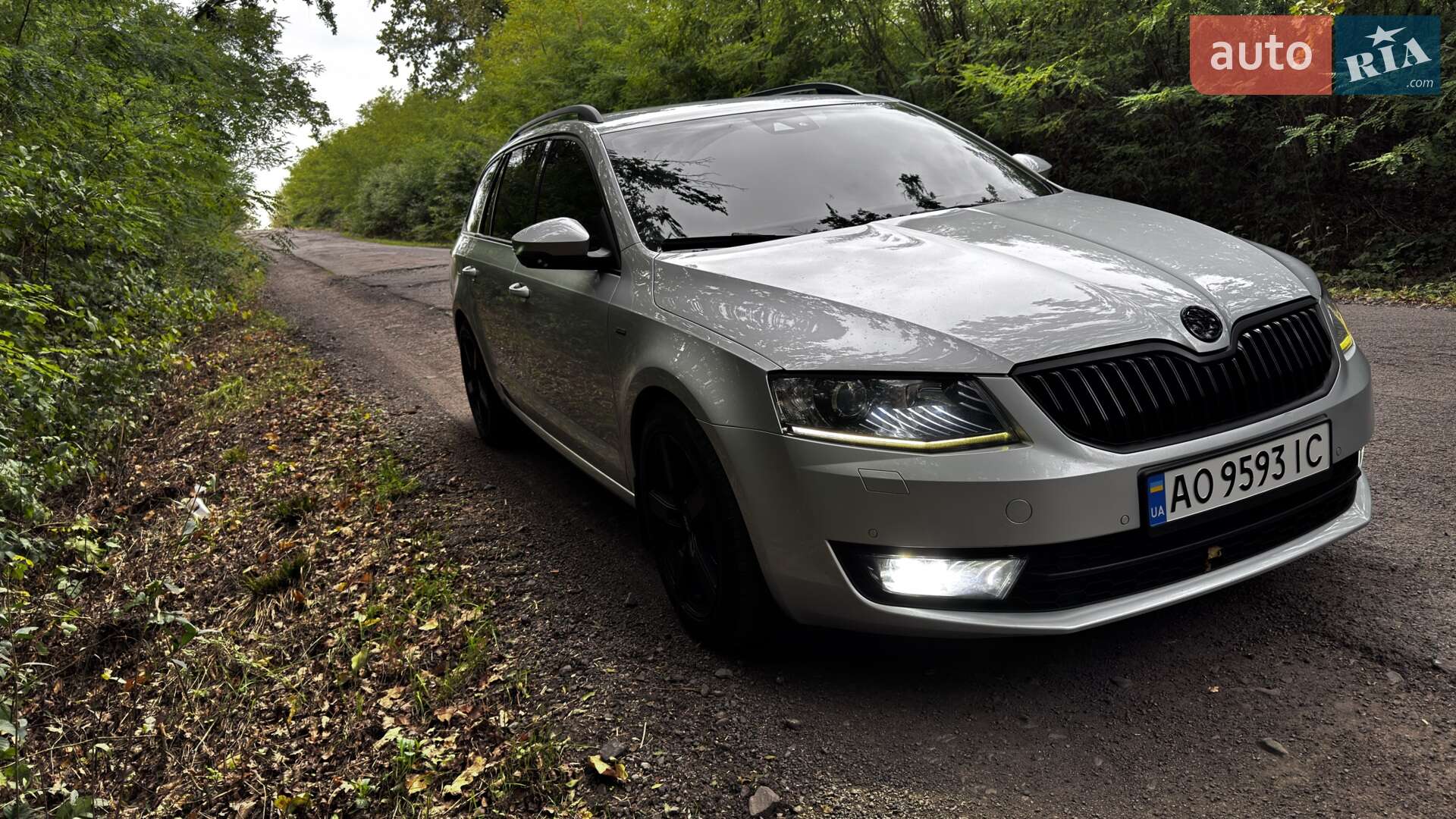 Skoda Octavia 2016 VIN TMBJJ7NE9H0080697 фото оголошення 4 з 30