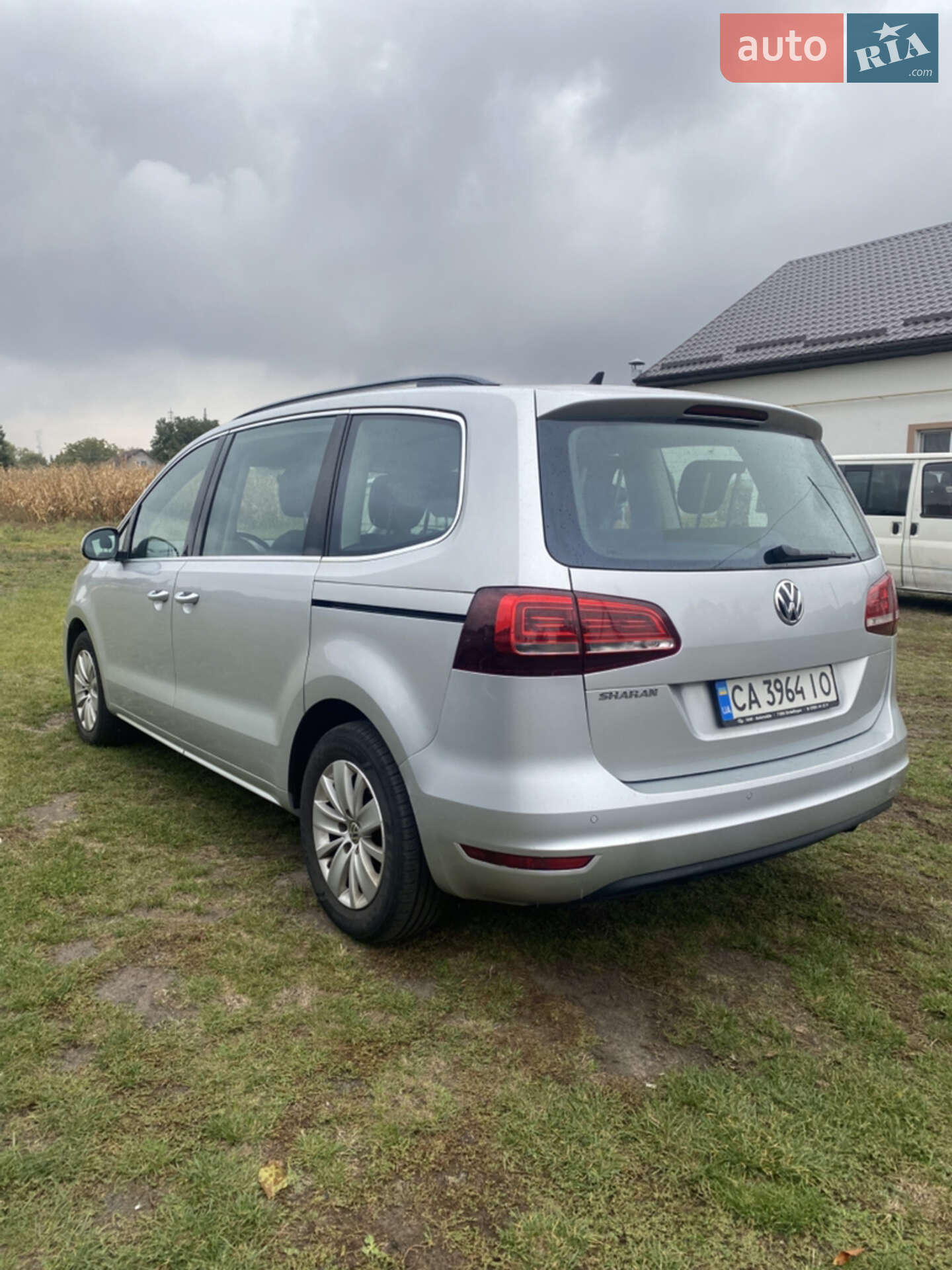 Volkswagen Sharan 2017 VIN WVWZZZ7NZJV000765 фото оголошення 8 з 23