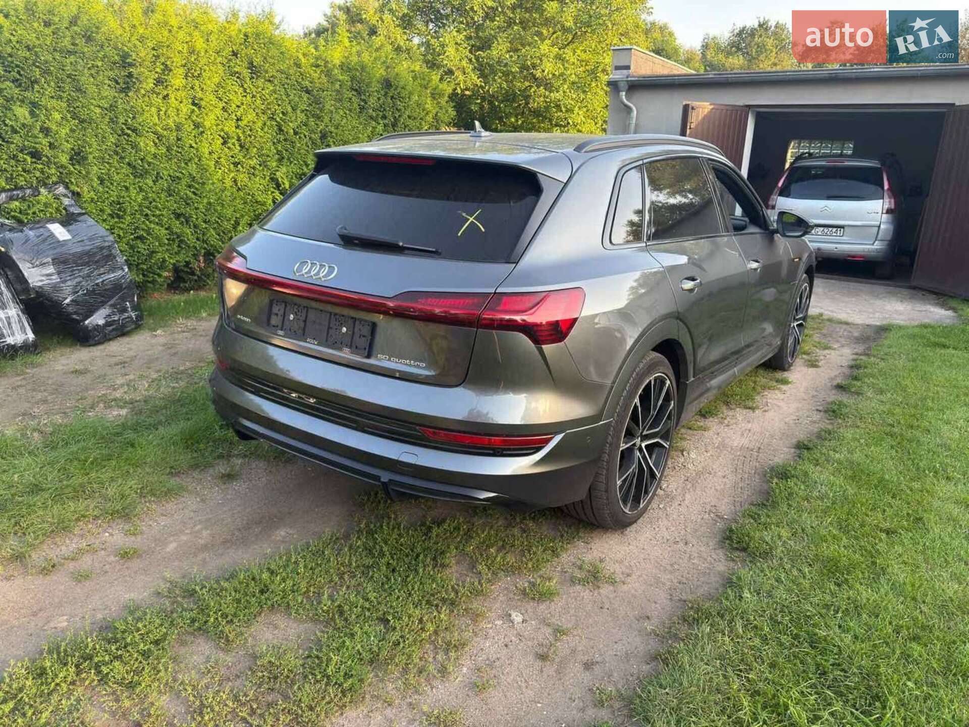 Audi e-tron 2019 VIN WAUZZZGEXLB016814 фото оголошення 7 з 23