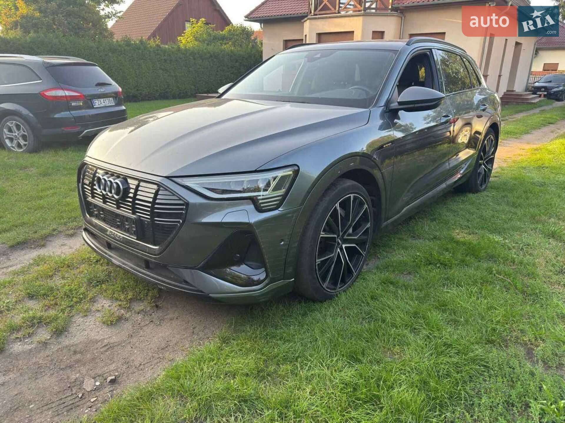 Audi e-tron 2019 VIN WAUZZZGEXLB016814 фото оголошення 9 з 23