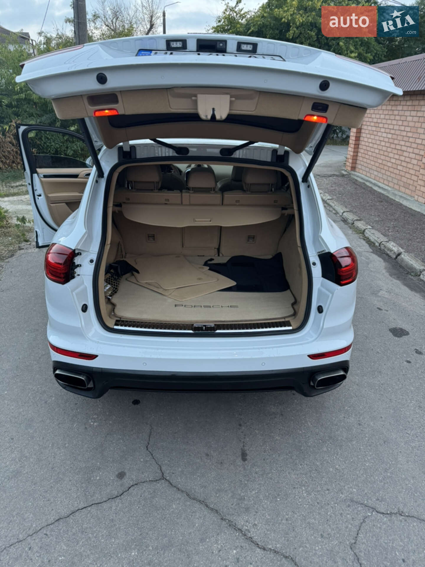 Porsche Cayenne 2016 VIN WP1ZZZ92ZHKA81712 фото оголошення 20 з 24