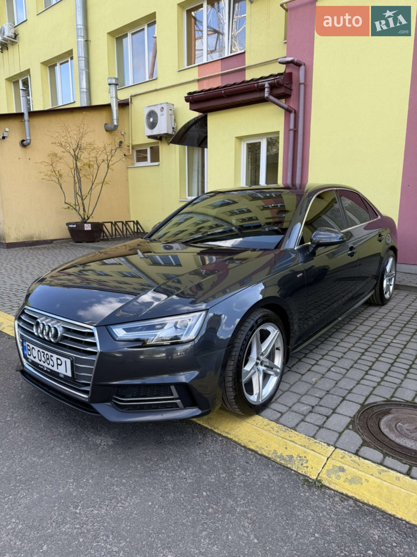 Audi A4 2018 VIN WAUZZZF47JA189203 фото оголошення 7 з 17
