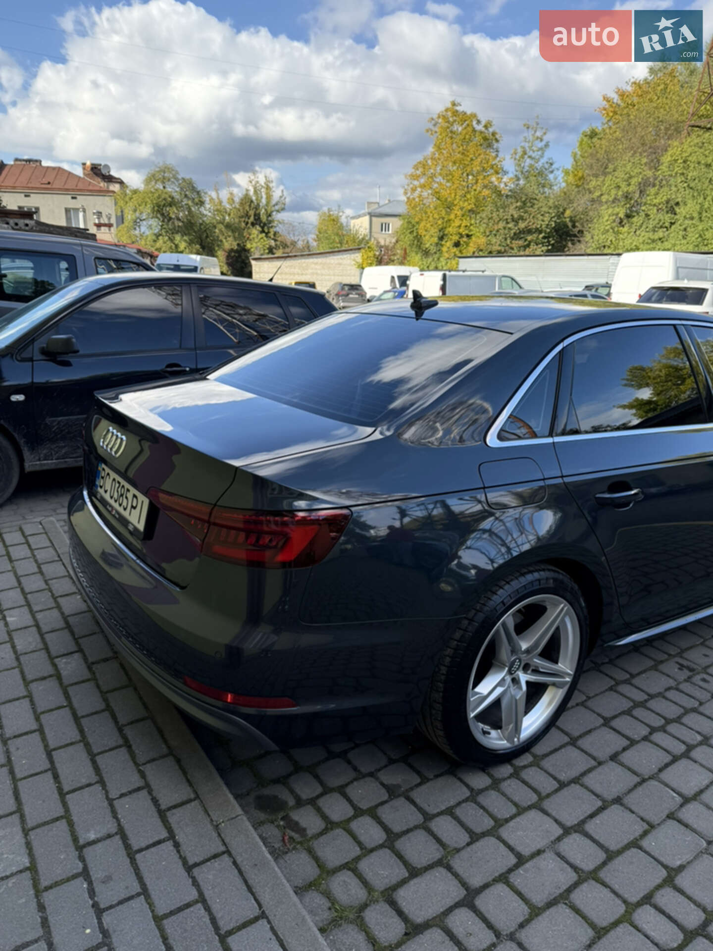 Audi A4 2018 VIN WAUZZZF47JA189203 фото оголошення 8 з 17