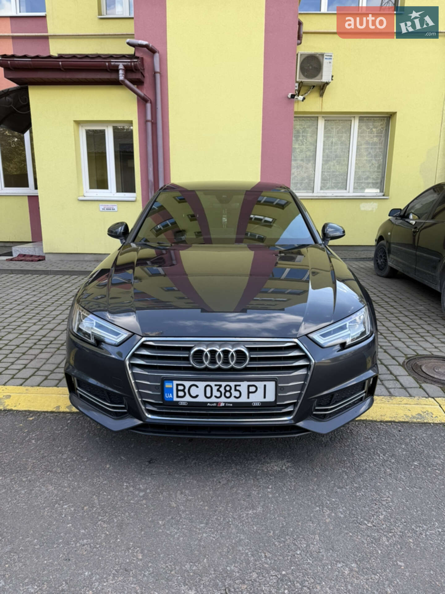 Audi A4 2018 VIN WAUZZZF47JA189203 фото оголошення 9 з 17