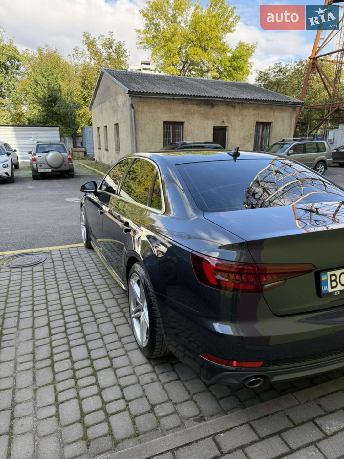 Audi A4 2018 VIN WAUZZZF47JA189203 фото оголошення 10 з 17