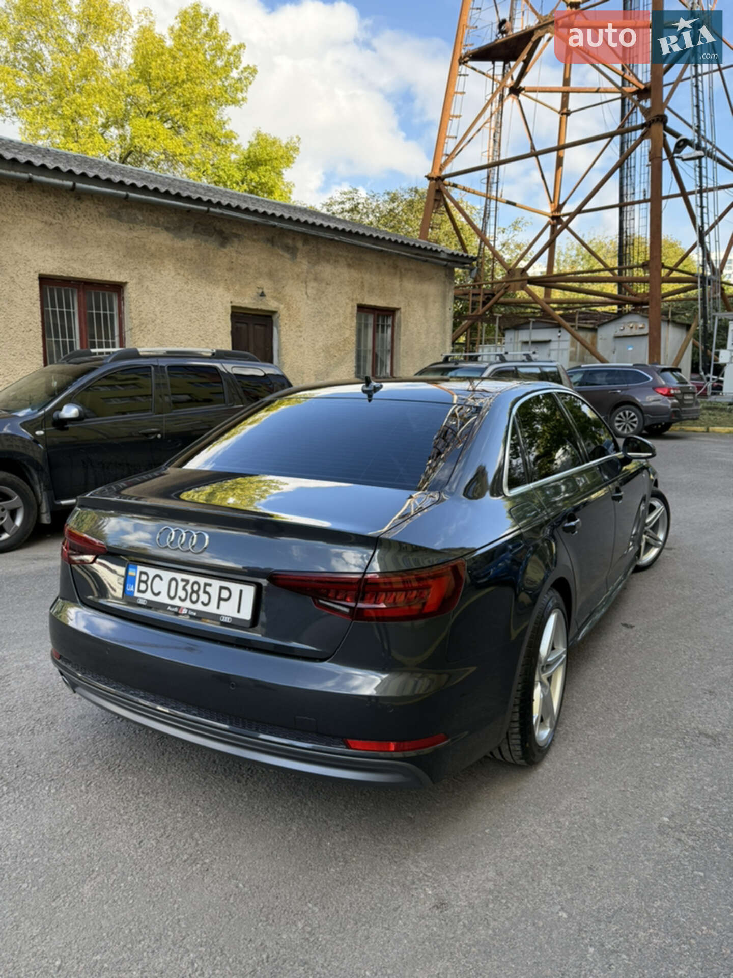 Audi A4 2018 VIN WAUZZZF47JA189203 фото оголошення 13 з 17