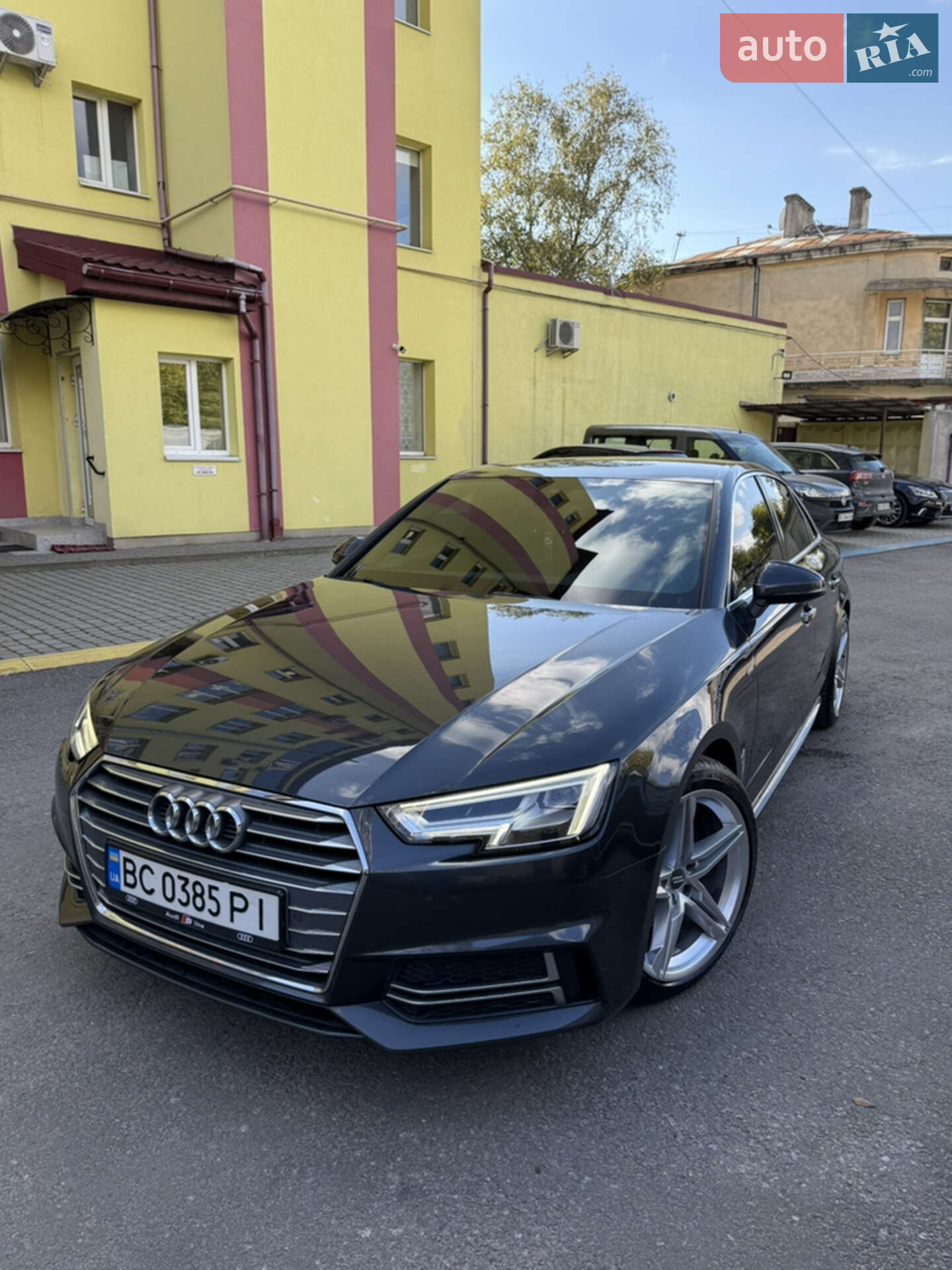 Audi A4 2018 VIN WAUZZZF47JA189203 фото оголошення 15 з 17